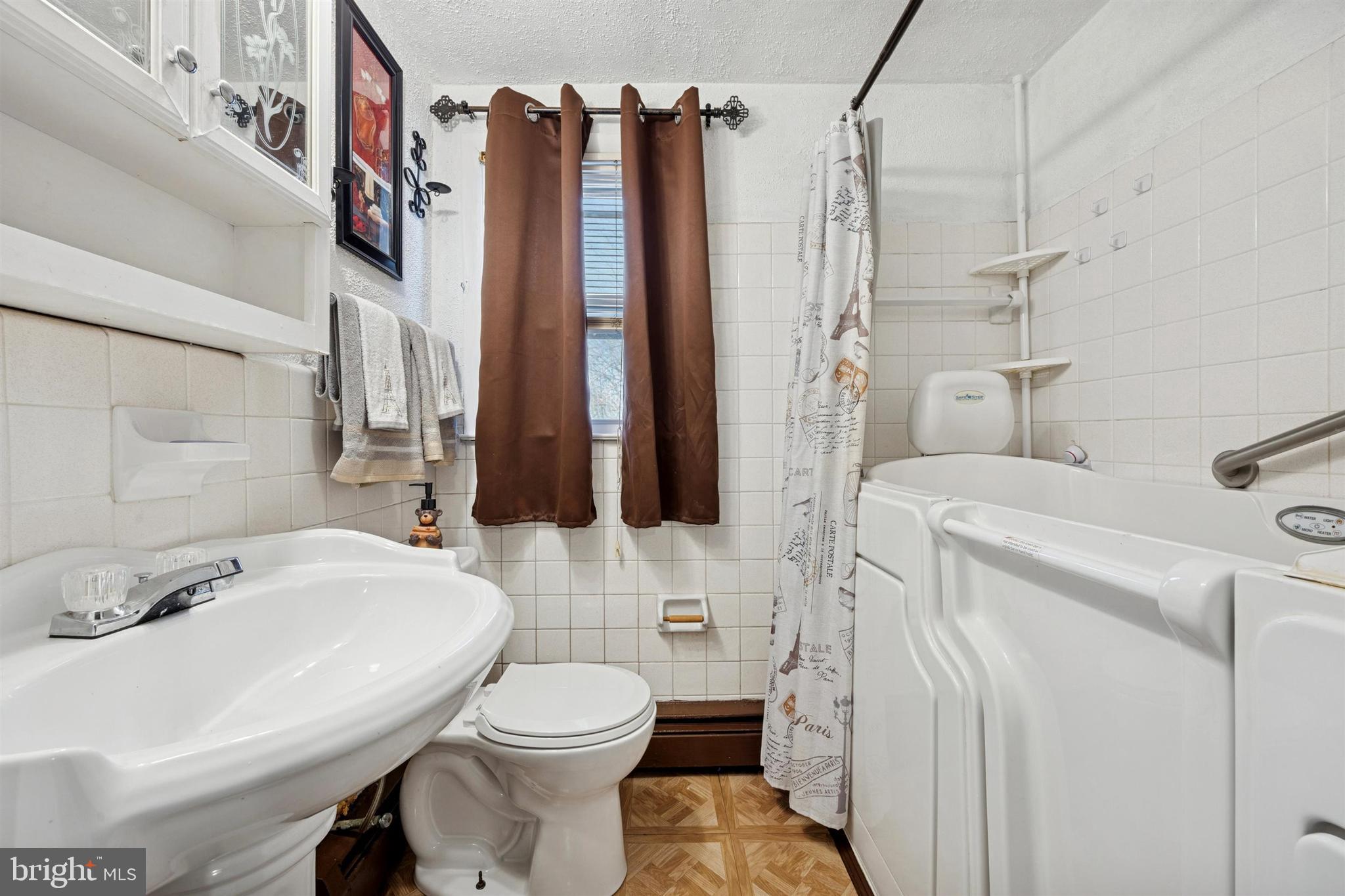 COLLINGDALE - Residential