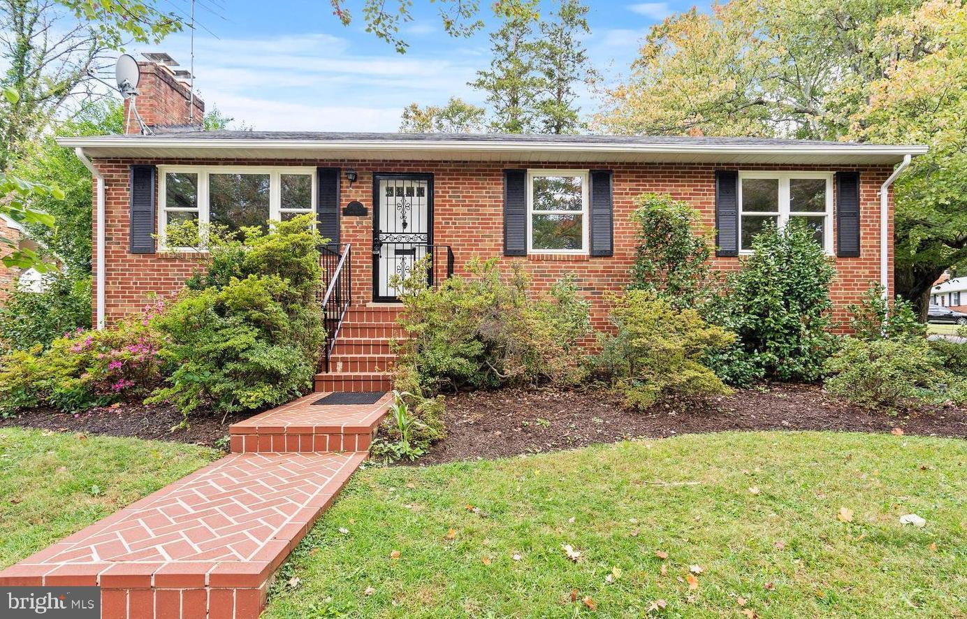 FALLS CHURCH CITY - Residential Lease