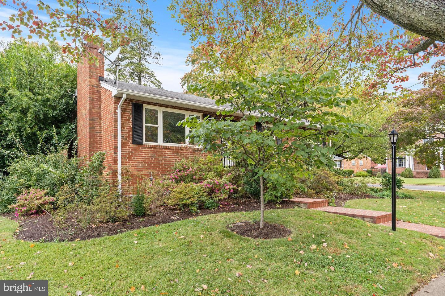 FALLS CHURCH CITY - Residential Lease