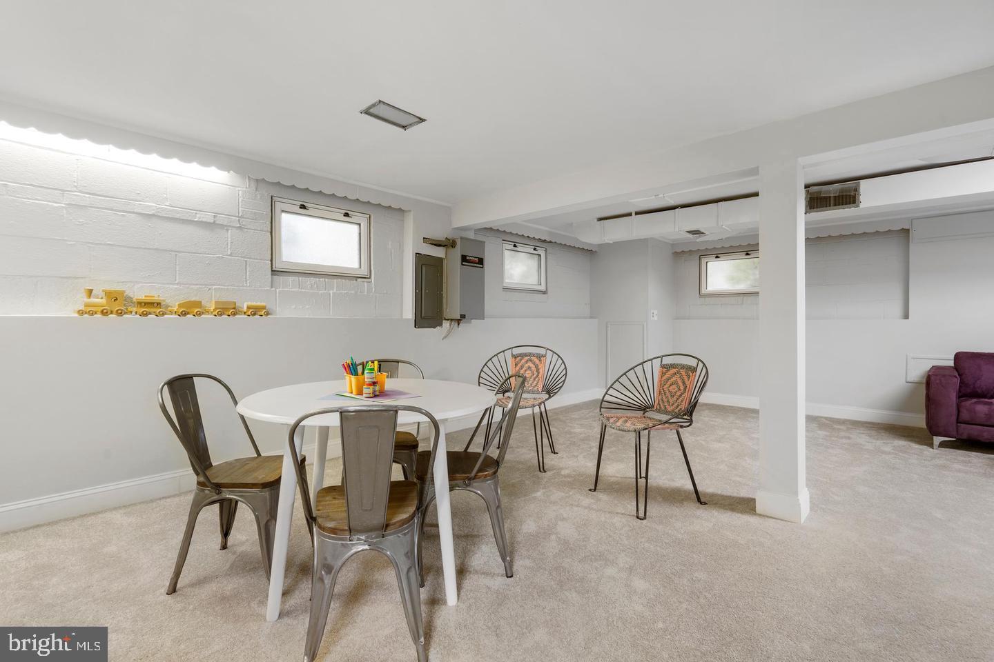 FALLS CHURCH CITY - Residential Lease