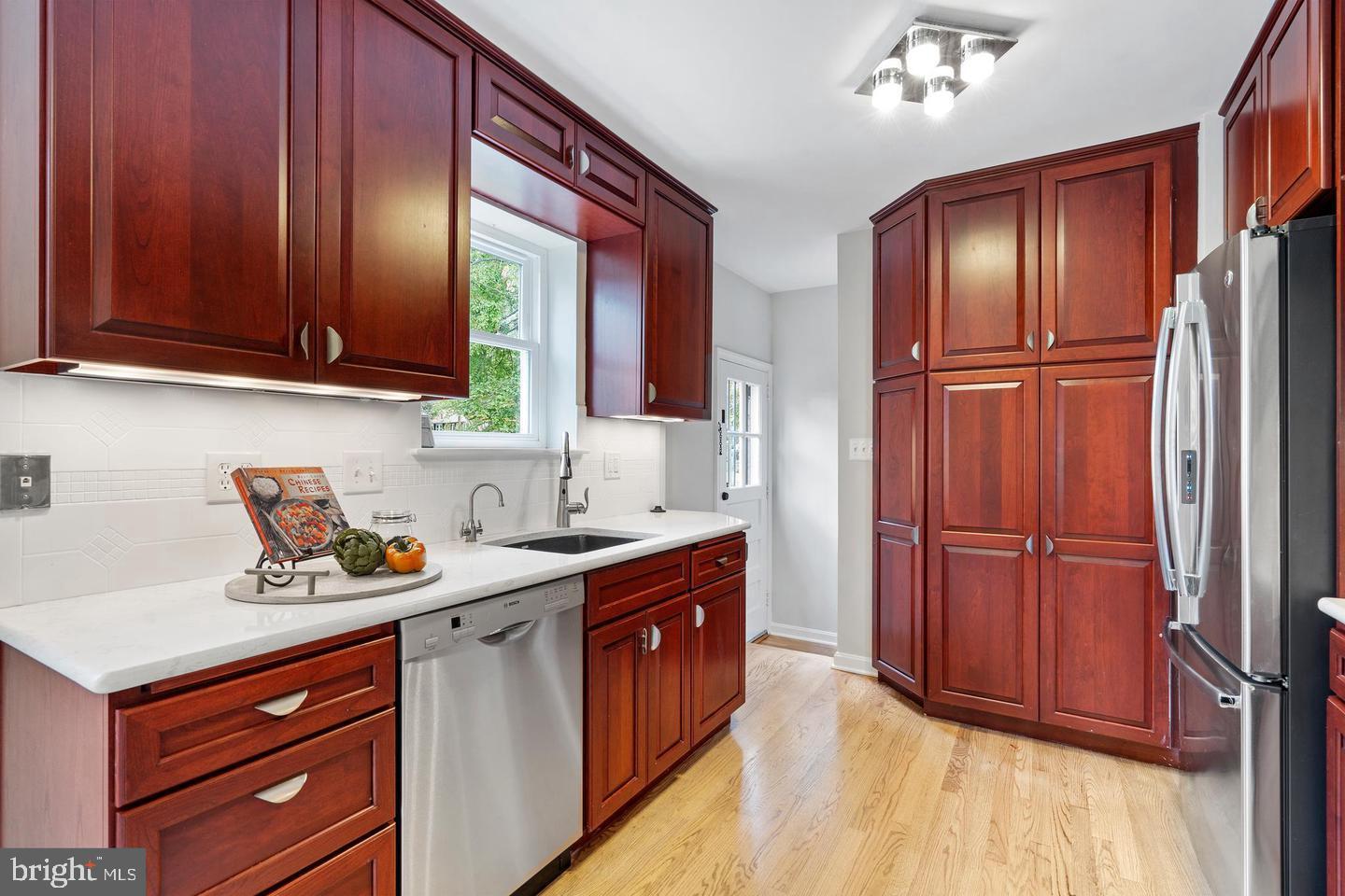 FALLS CHURCH CITY - Residential Lease