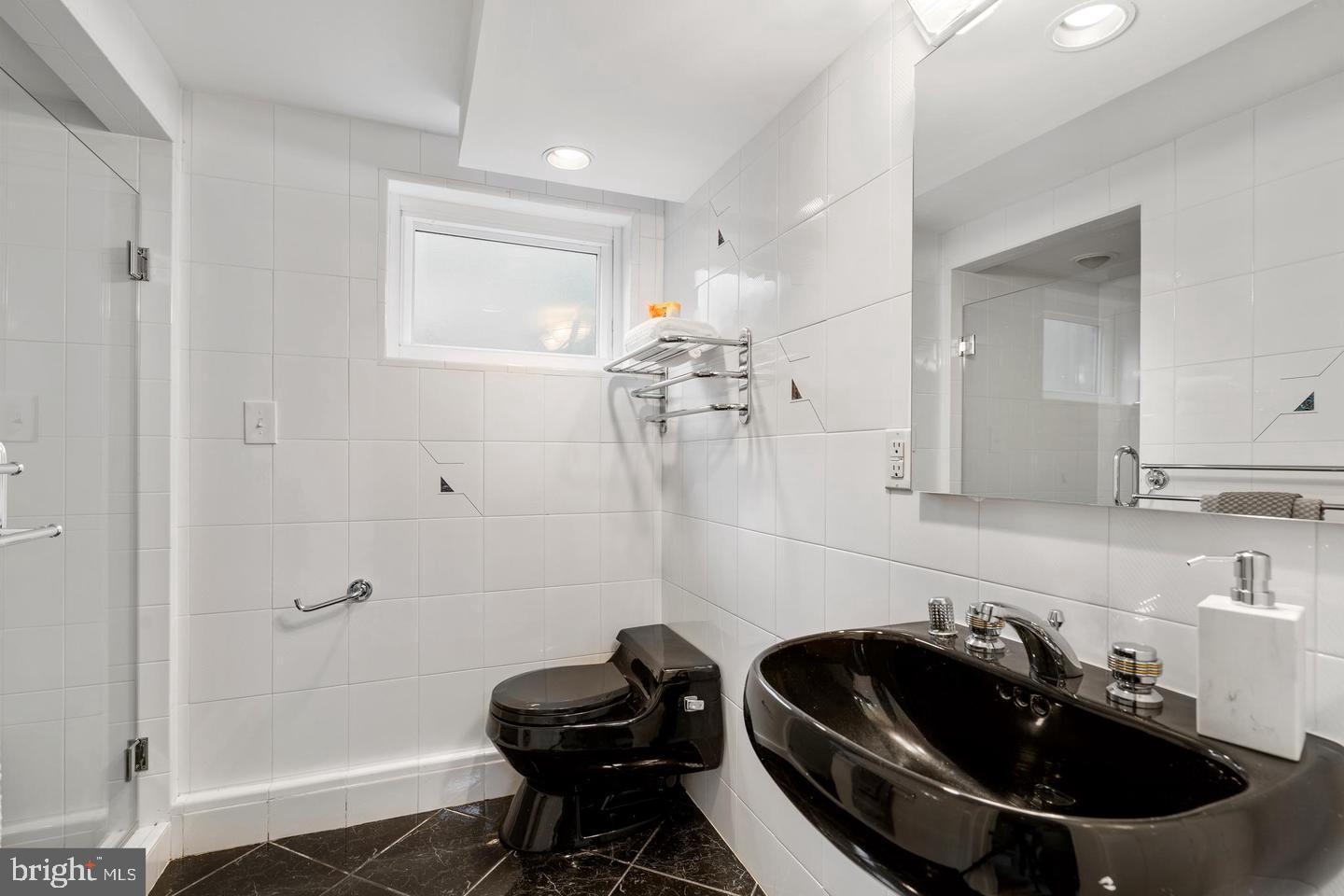 FALLS CHURCH CITY - Residential Lease