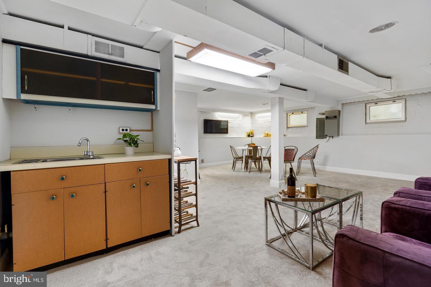 FALLS CHURCH CITY - Residential Lease