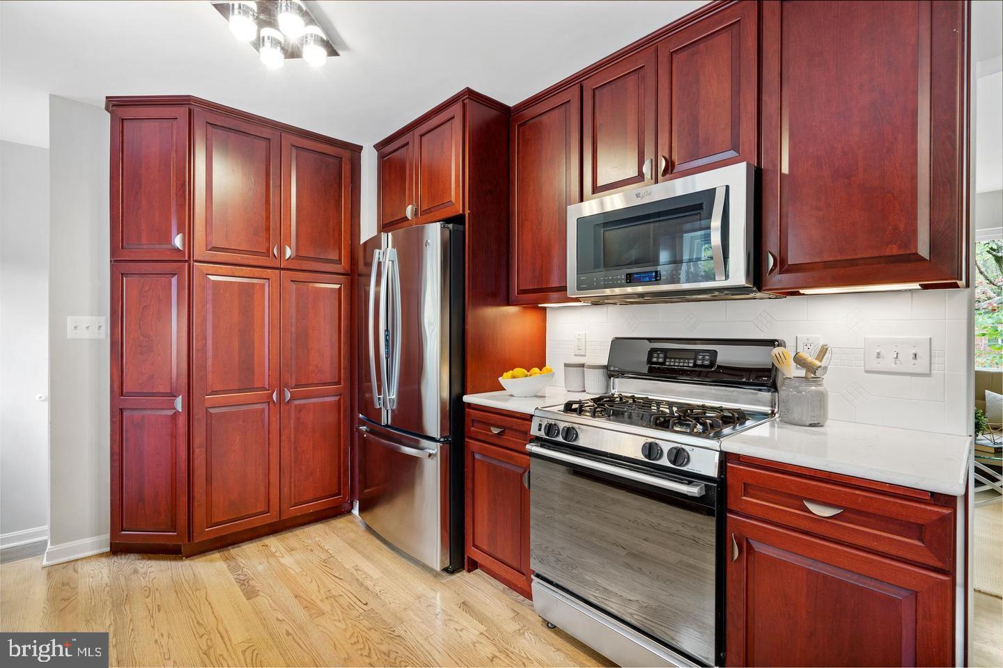 FALLS CHURCH CITY - Residential Lease