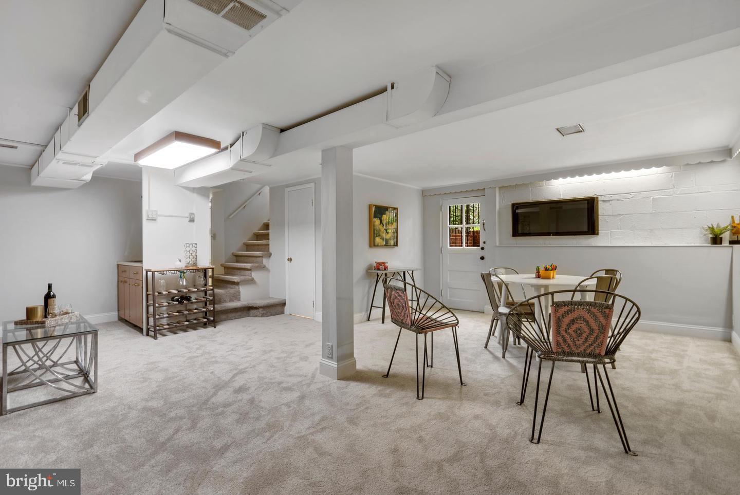 FALLS CHURCH CITY - Residential Lease