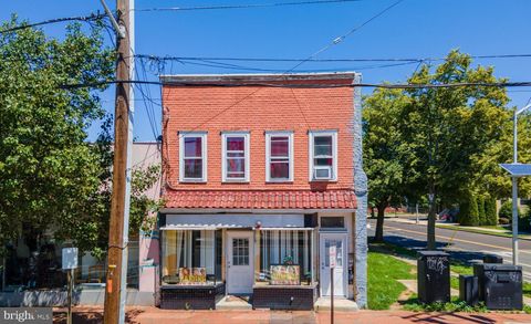 Photo of 37 E Broad Street, BURLINGTON, NJ 08016 (MLS # NJBL2112146)