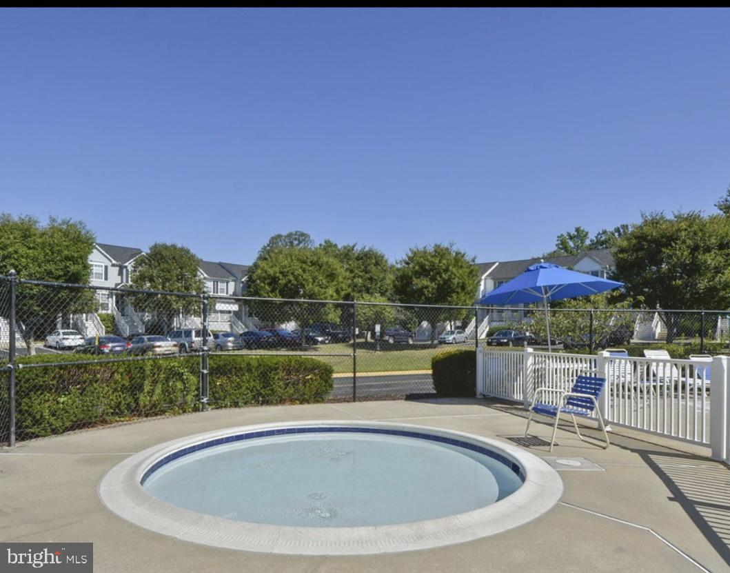 CEDAR GROVE AT CROFTON - Residential