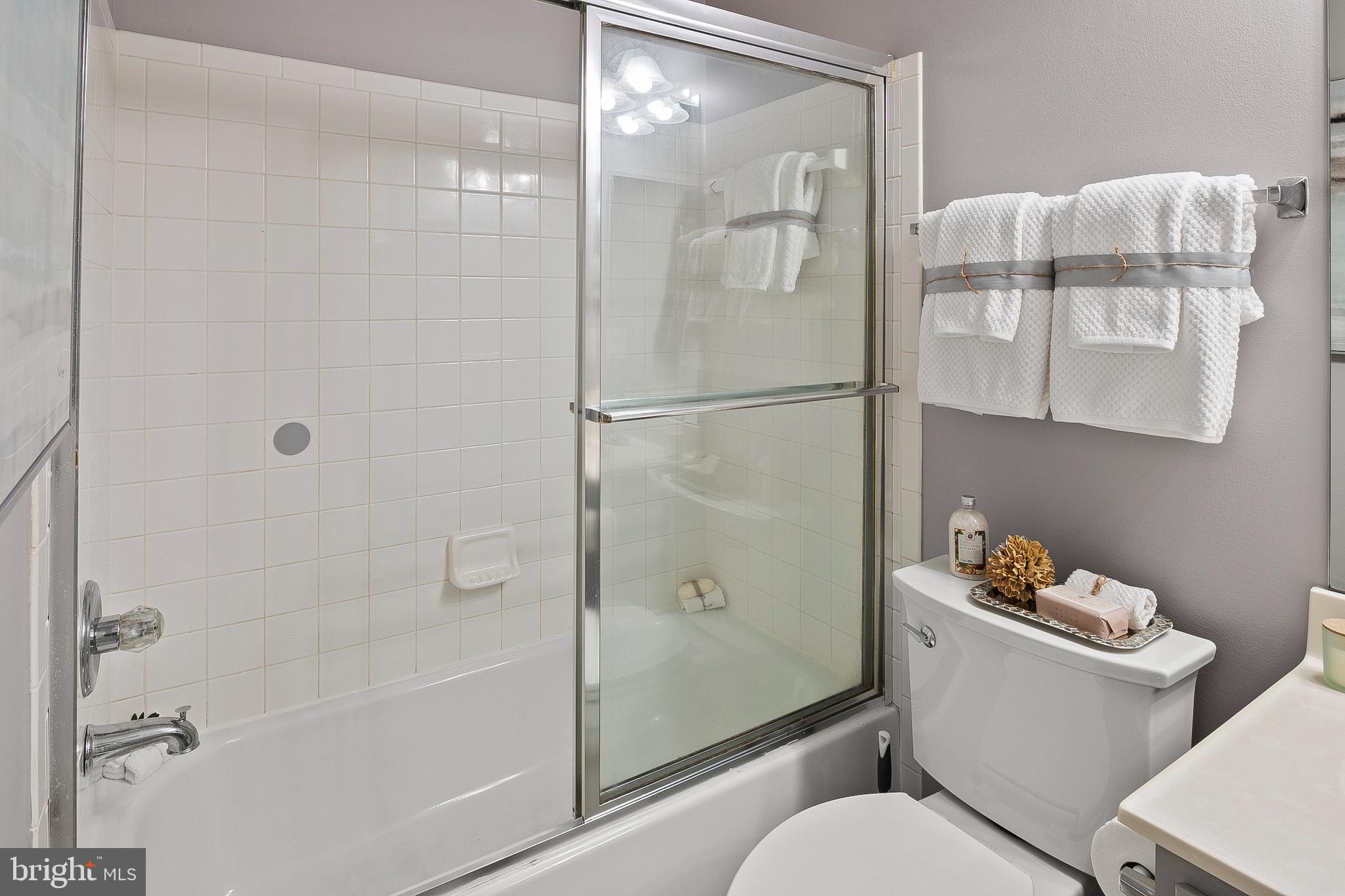 CEDAR GROVE AT CROFTON - Residential