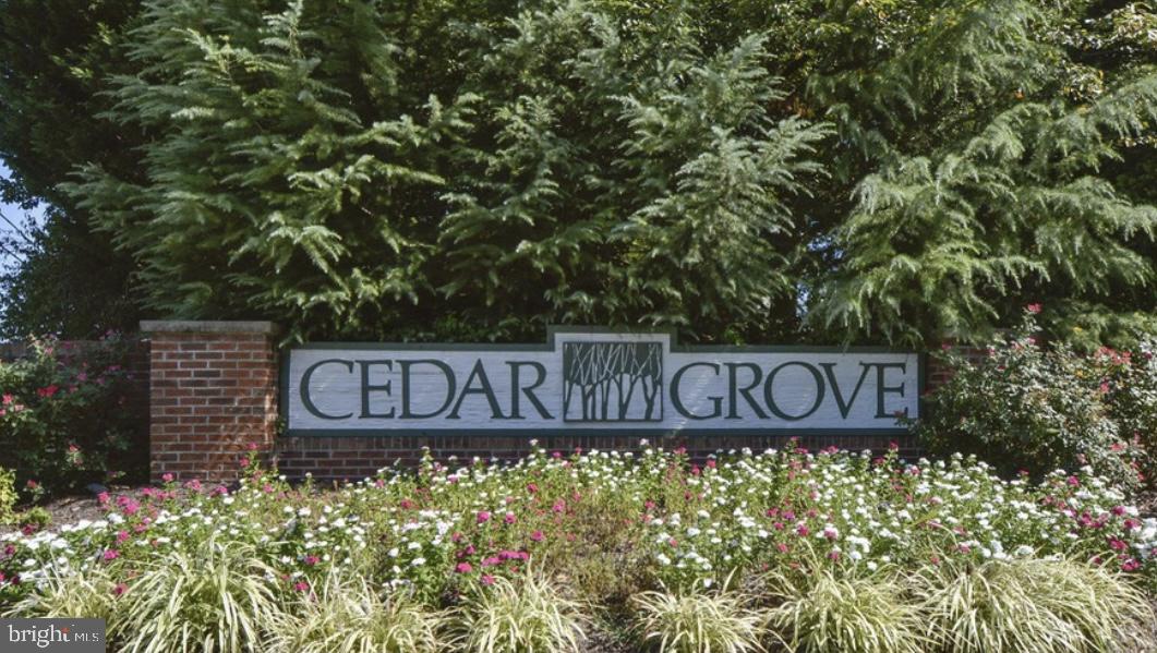 CEDAR GROVE AT CROFTON - Residential