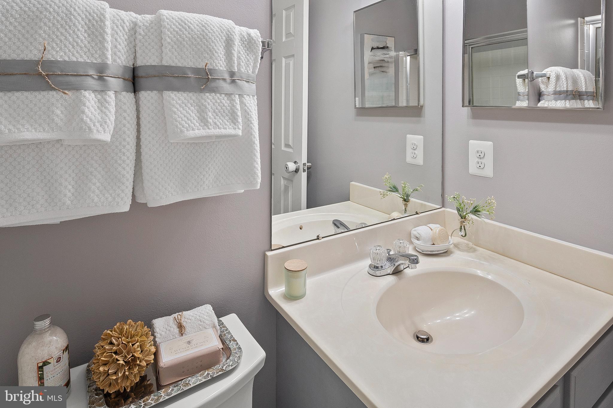 CEDAR GROVE AT CROFTON - Residential