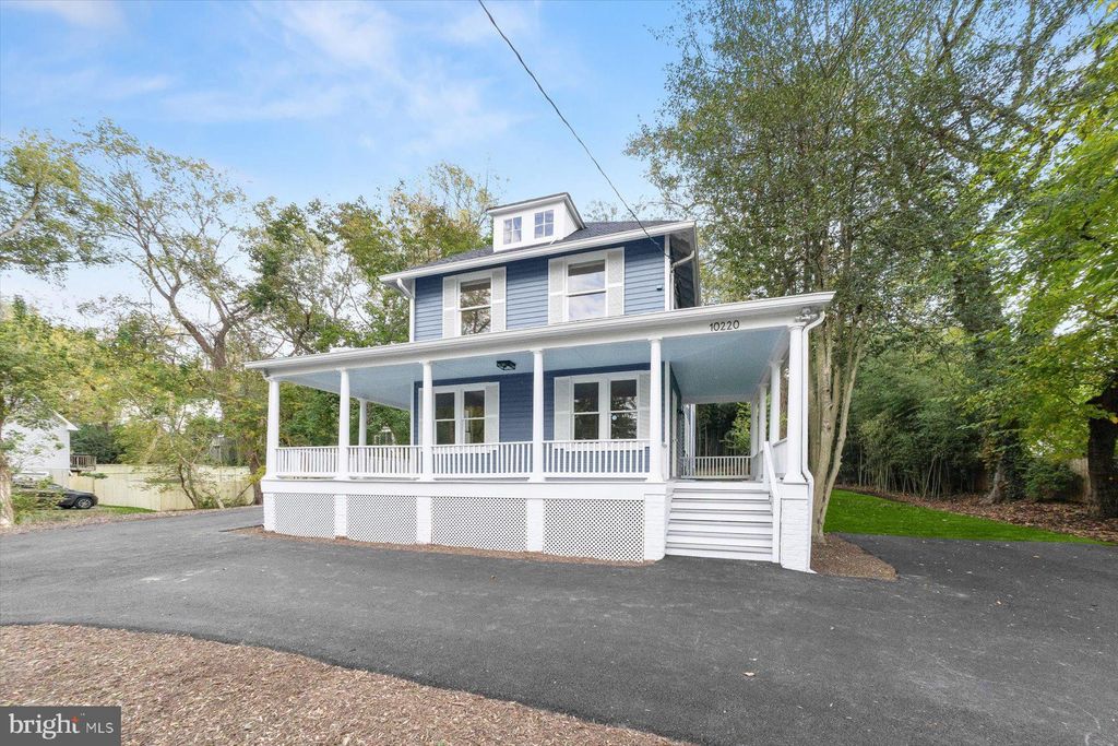 Photo of 10220 Capitol View Avenue, SILVER SPRING, MD 20910 (MLS # MDMC2204294)