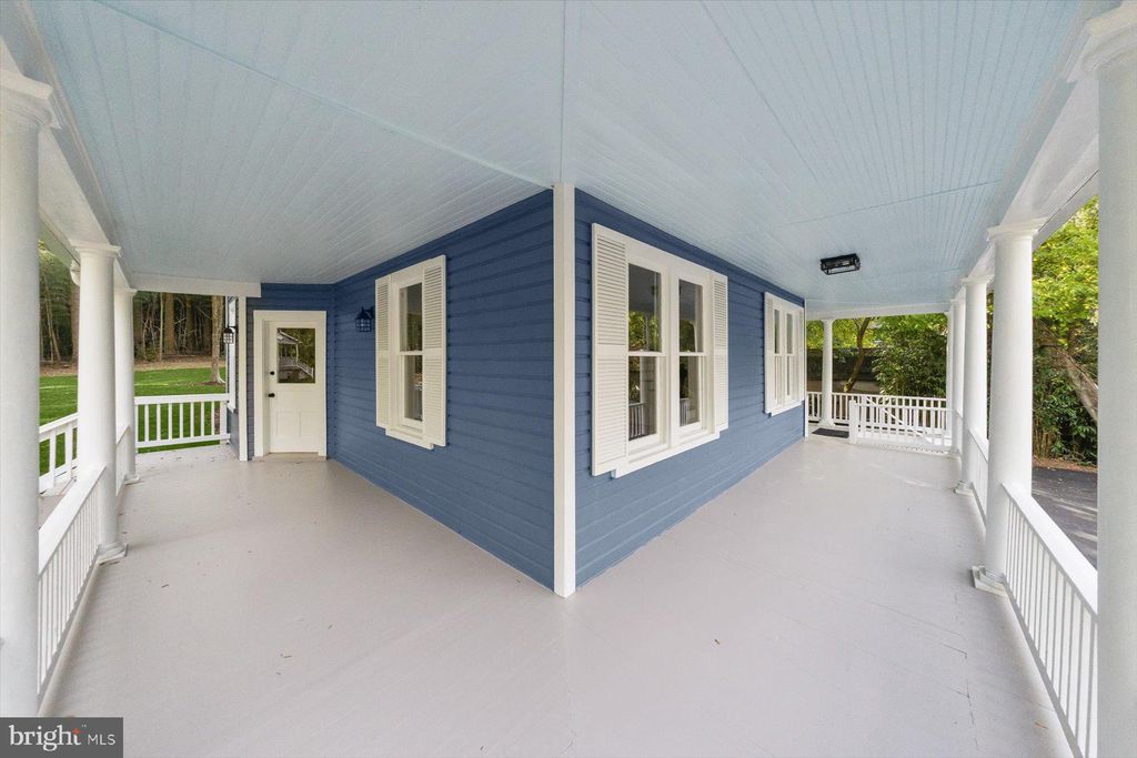 Photo of 10220 Capitol View Avenue, SILVER SPRING, MD 20910 (MLS # MDMC2204294)