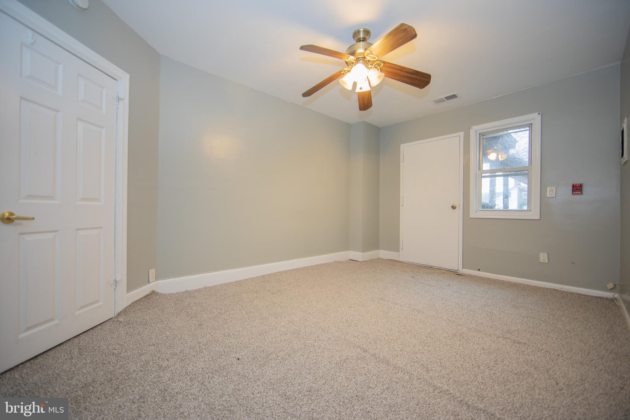 LYNNE - Residential Lease