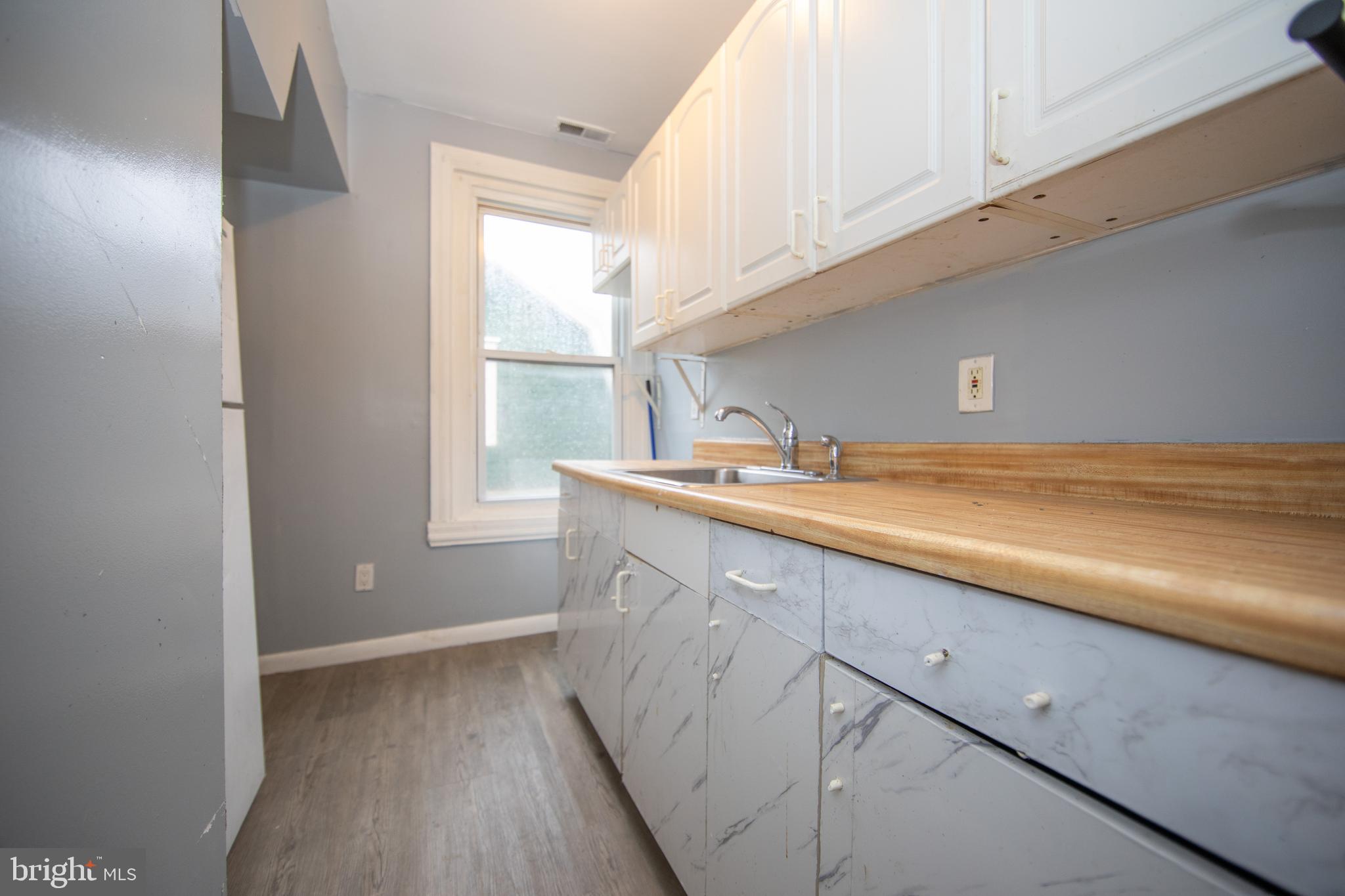 LYNNE - Residential Lease