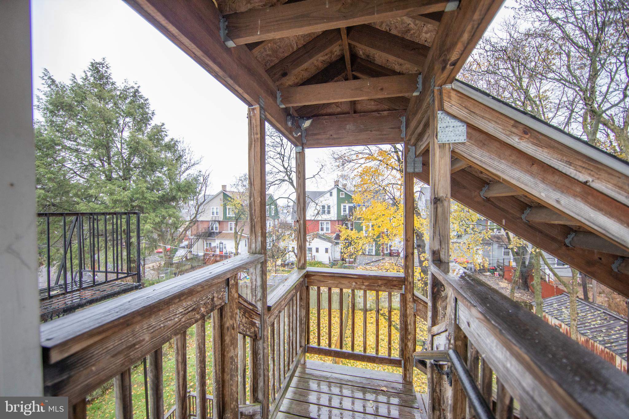 LYNNE - Residential Lease