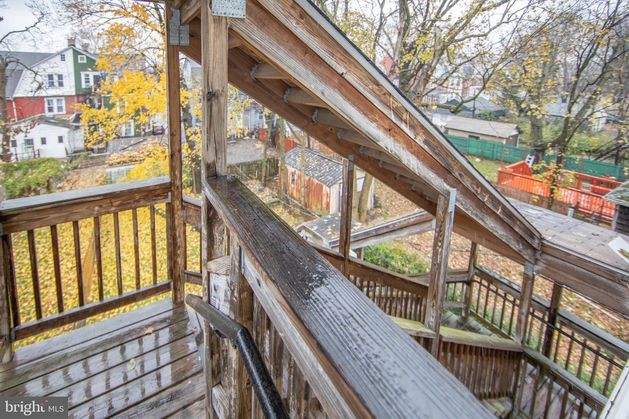 LYNNE - Residential Lease