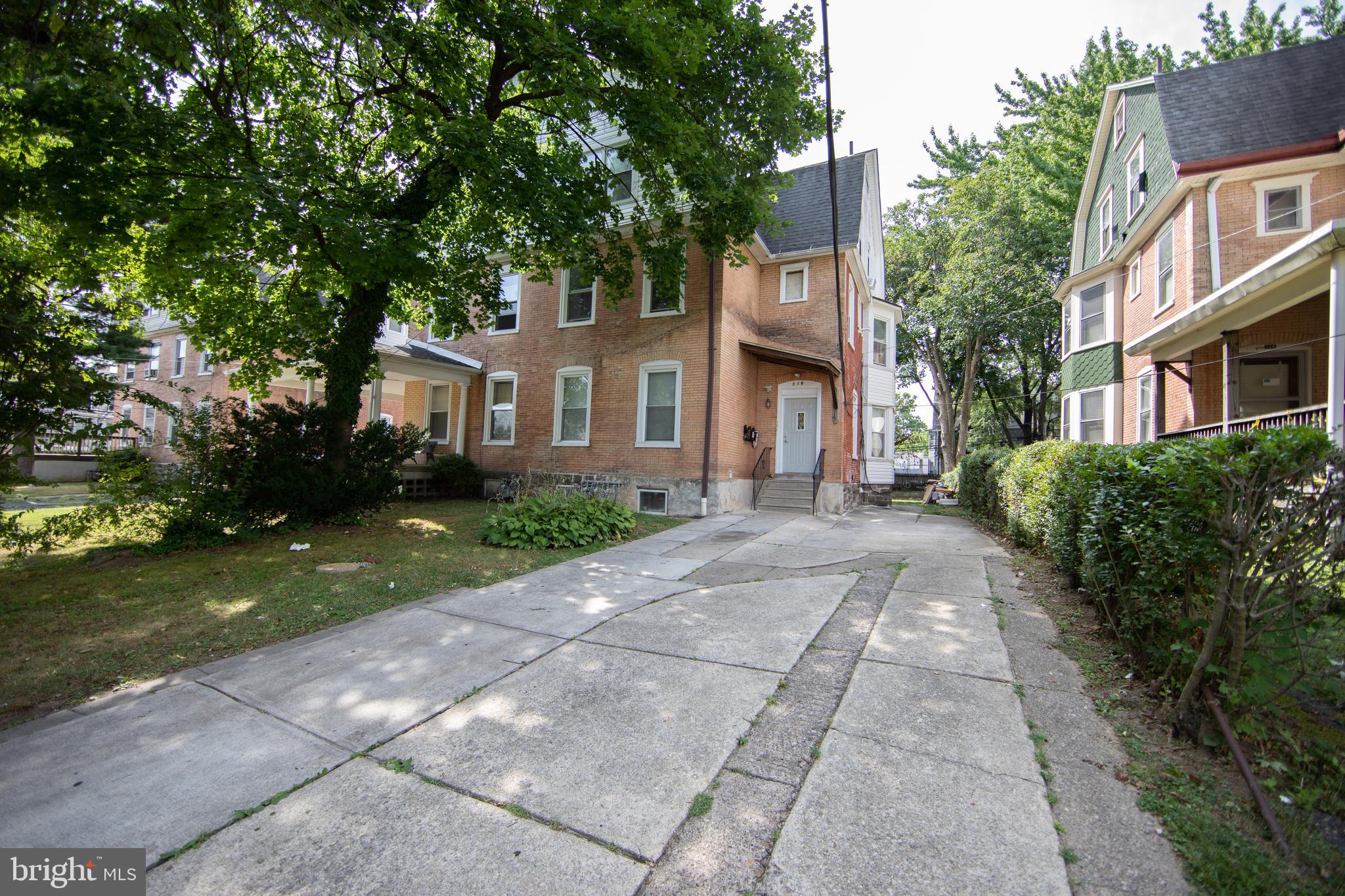 LYNNE - Residential Lease