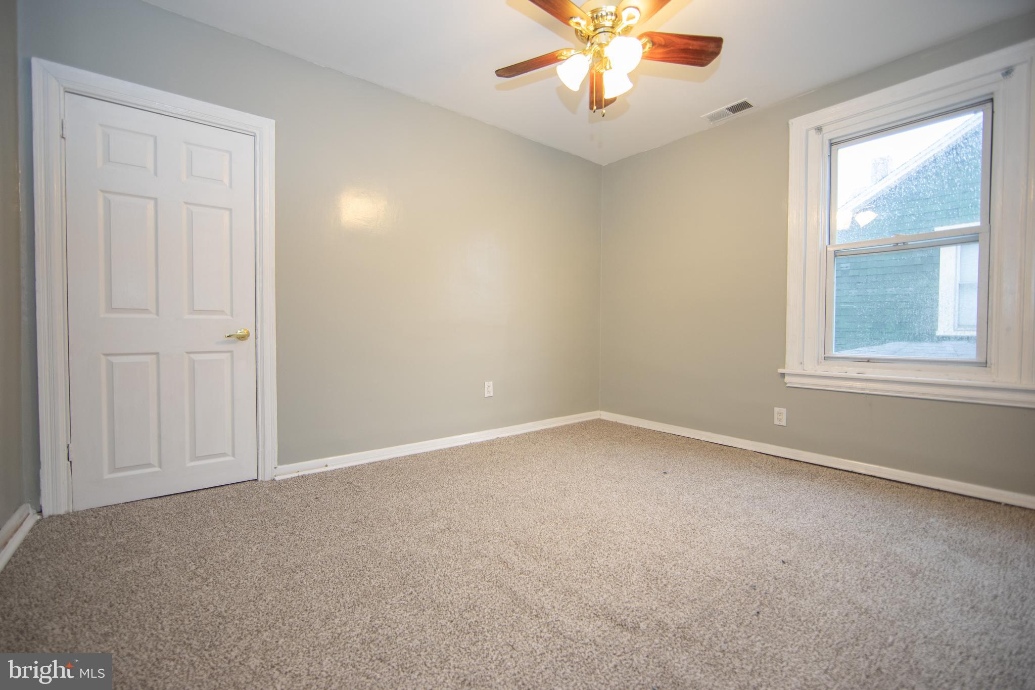 LYNNE - Residential Lease