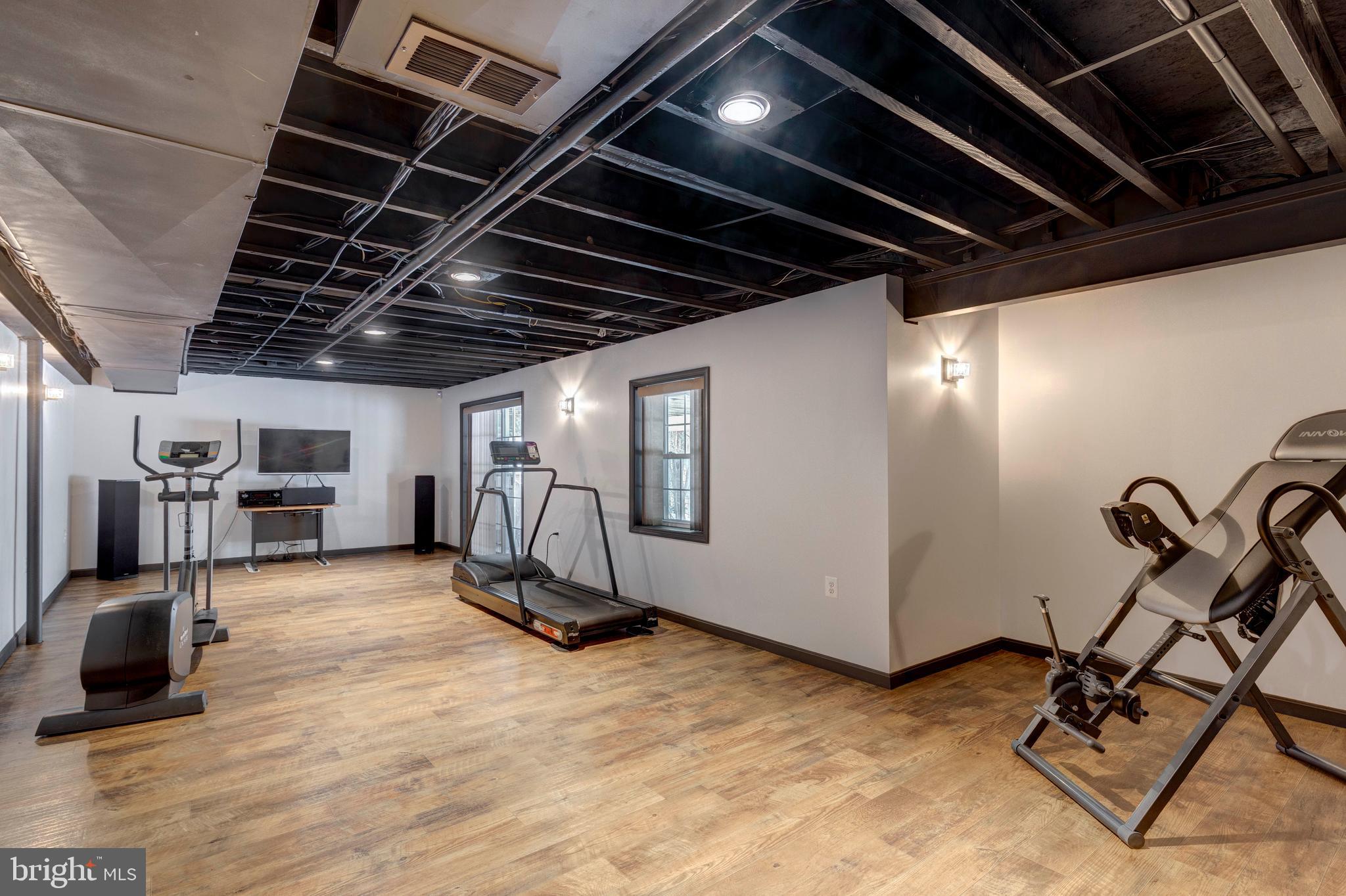 BRYNWOOD HILLS - Residential