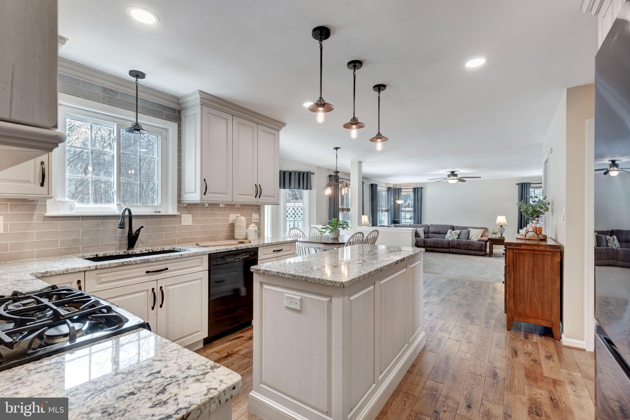 BRYNWOOD HILLS - Residential