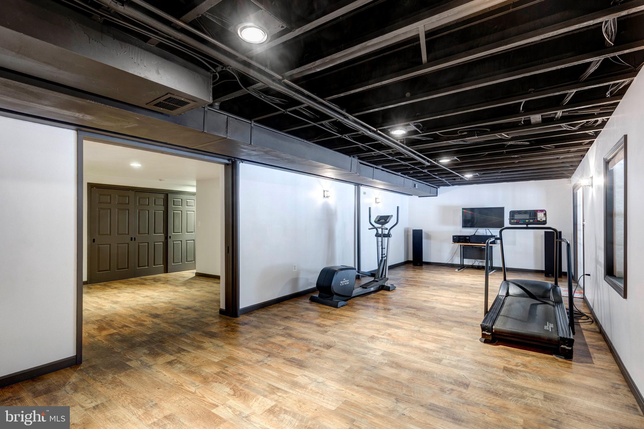 BRYNWOOD HILLS - Residential