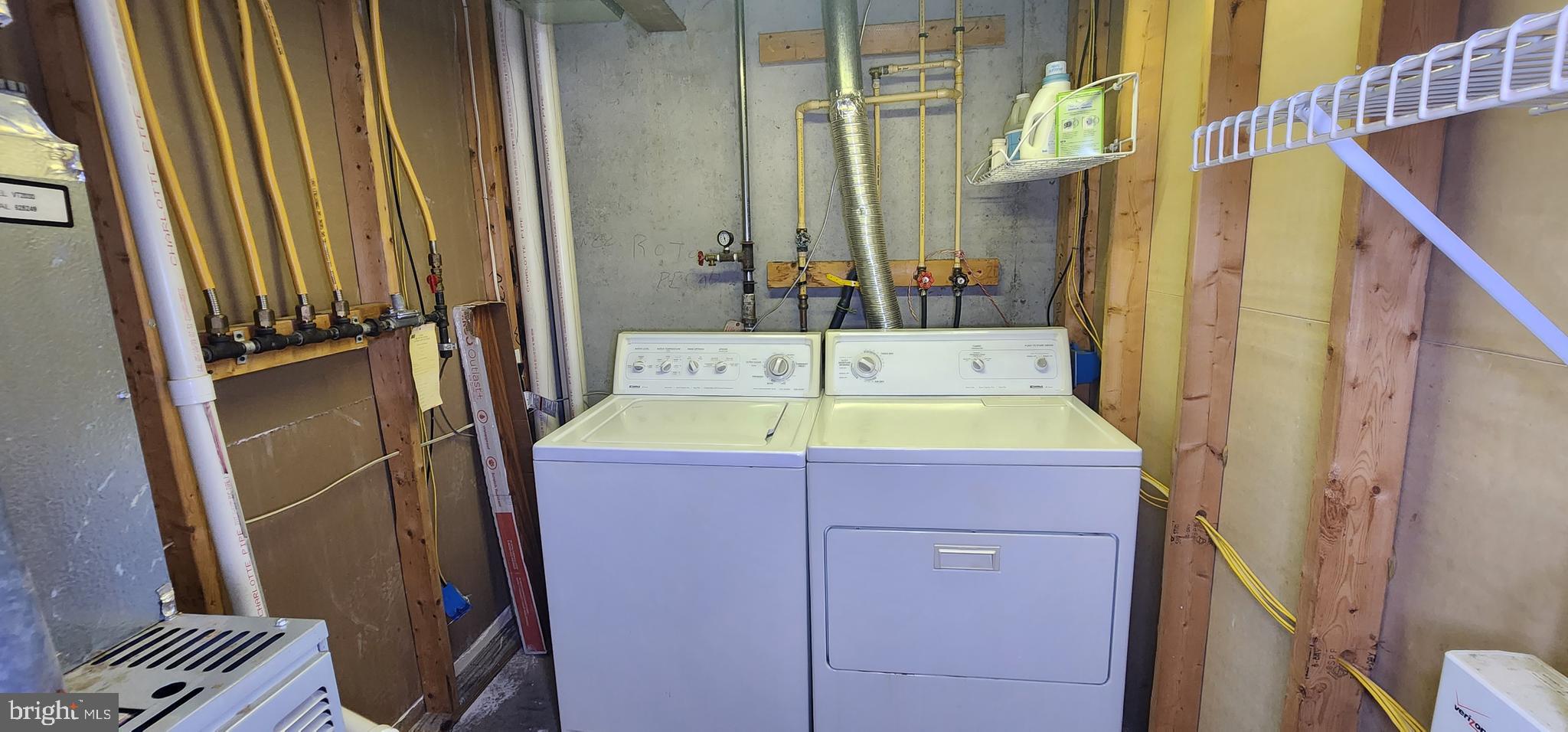 THE VILLAGES OF LYONSFIELD RUN - Residential Lease