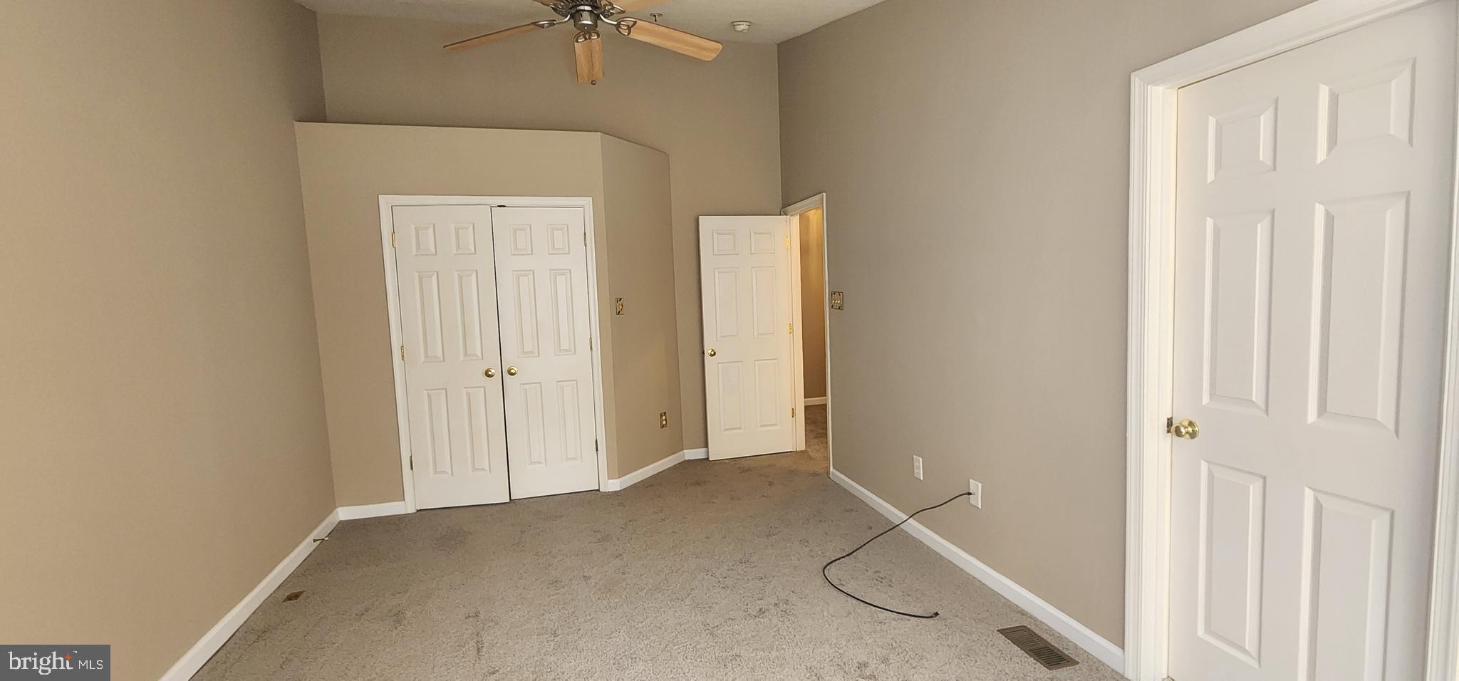 THE VILLAGES OF LYONSFIELD RUN - Residential Lease