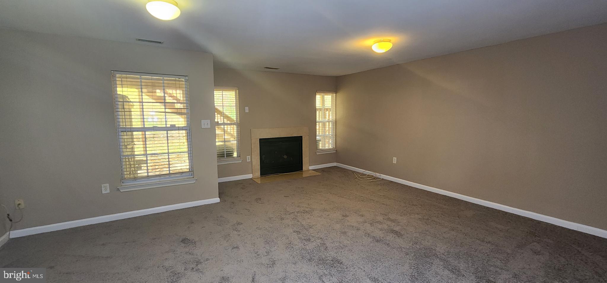 THE VILLAGES OF LYONSFIELD RUN - Residential Lease