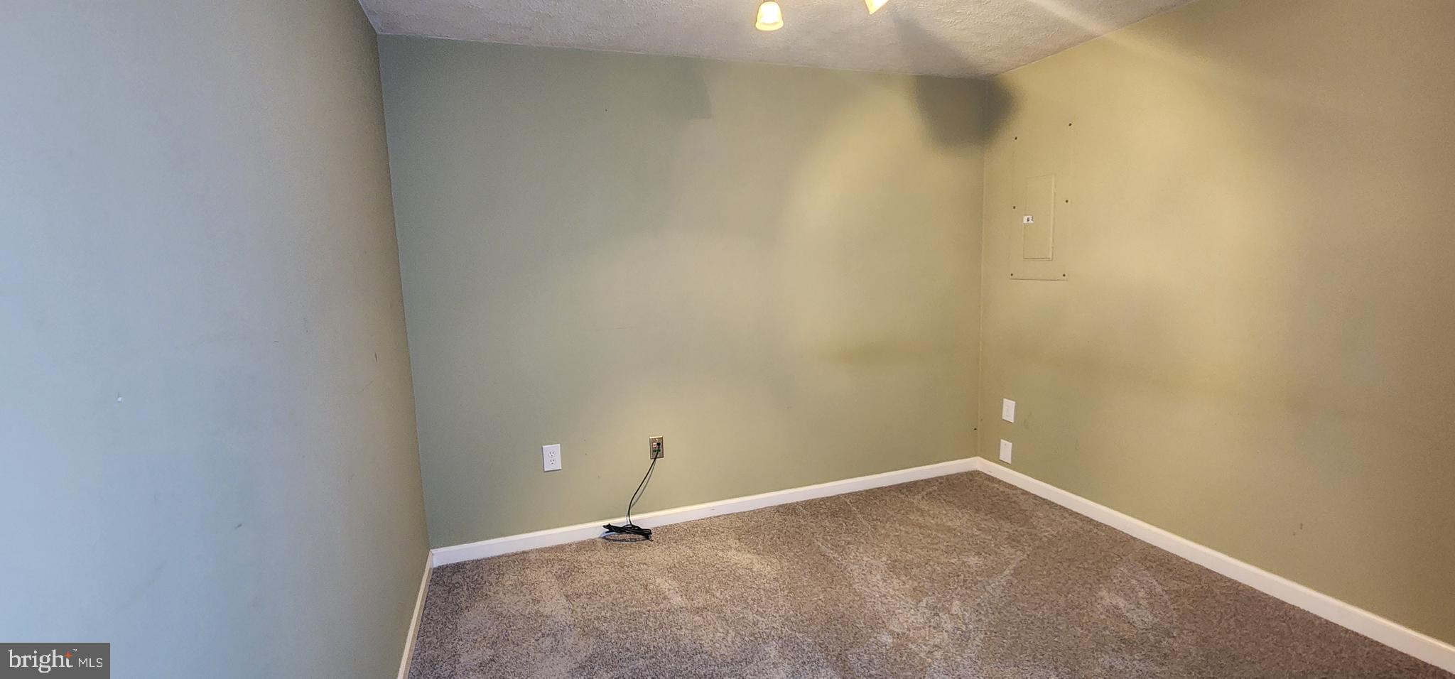 THE VILLAGES OF LYONSFIELD RUN - Residential Lease