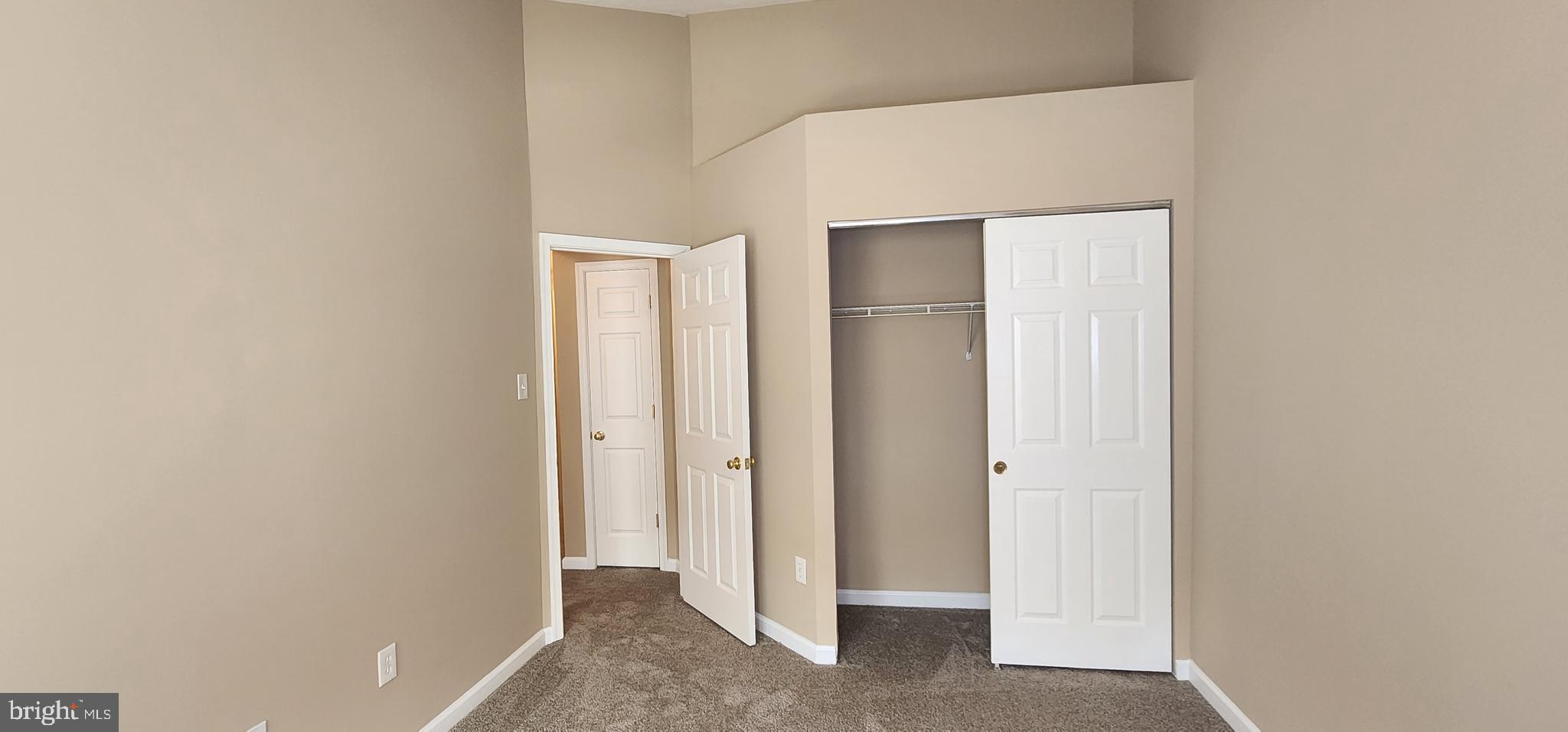 THE VILLAGES OF LYONSFIELD RUN - Residential Lease