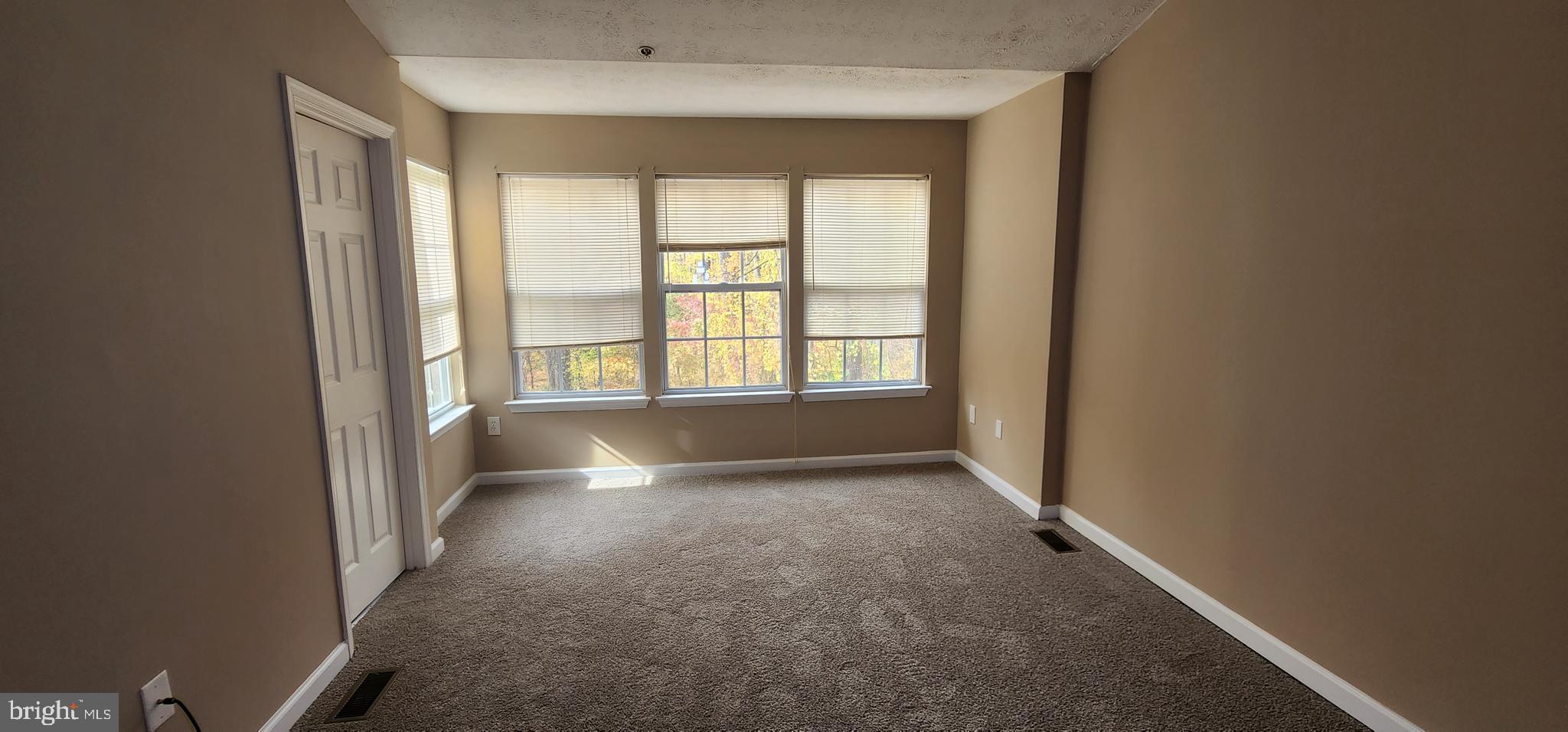 THE VILLAGES OF LYONSFIELD RUN - Residential Lease