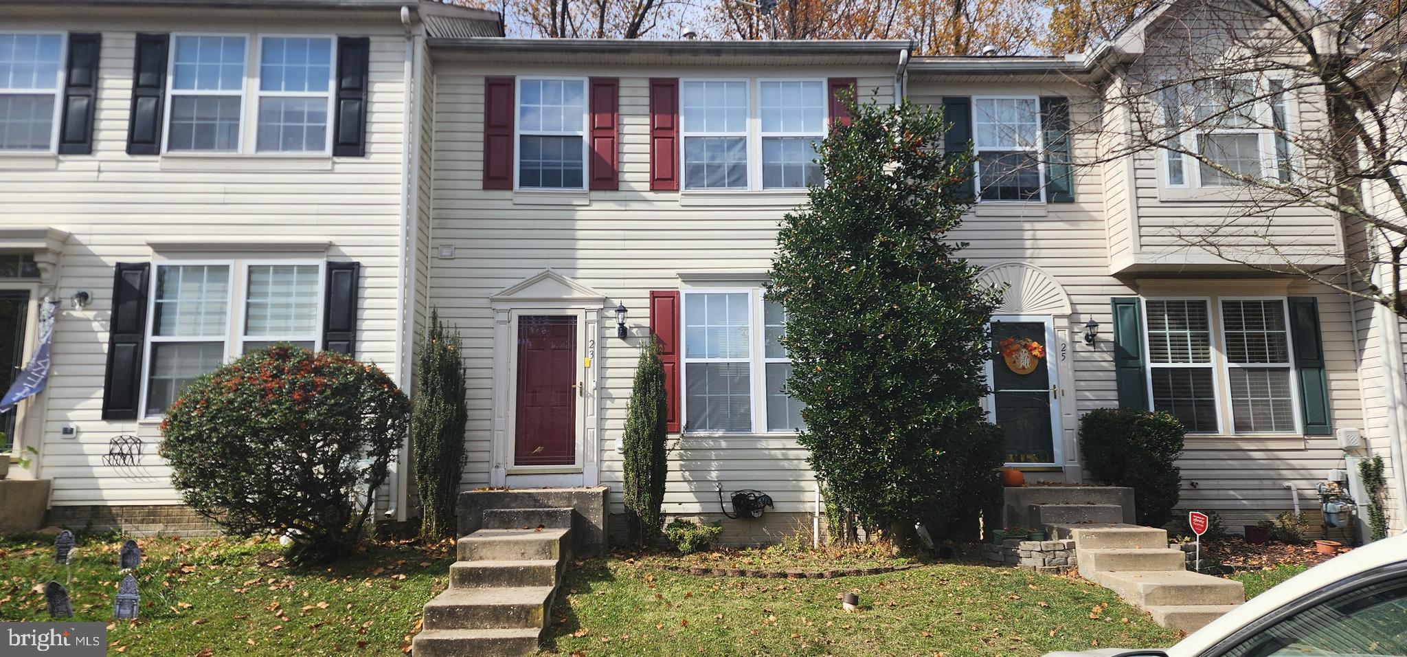 THE VILLAGES OF LYONSFIELD RUN - Residential Lease