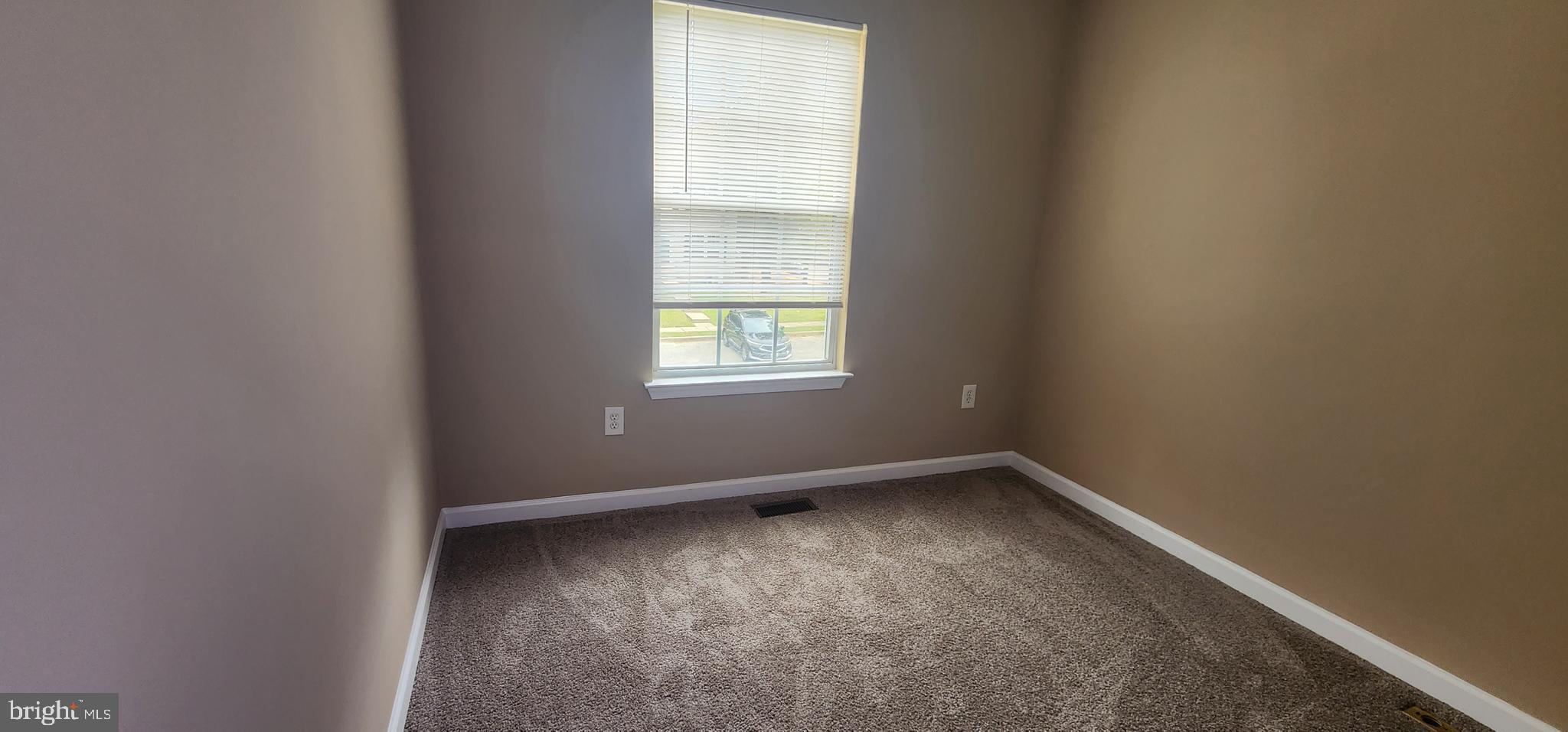 THE VILLAGES OF LYONSFIELD RUN - Residential Lease