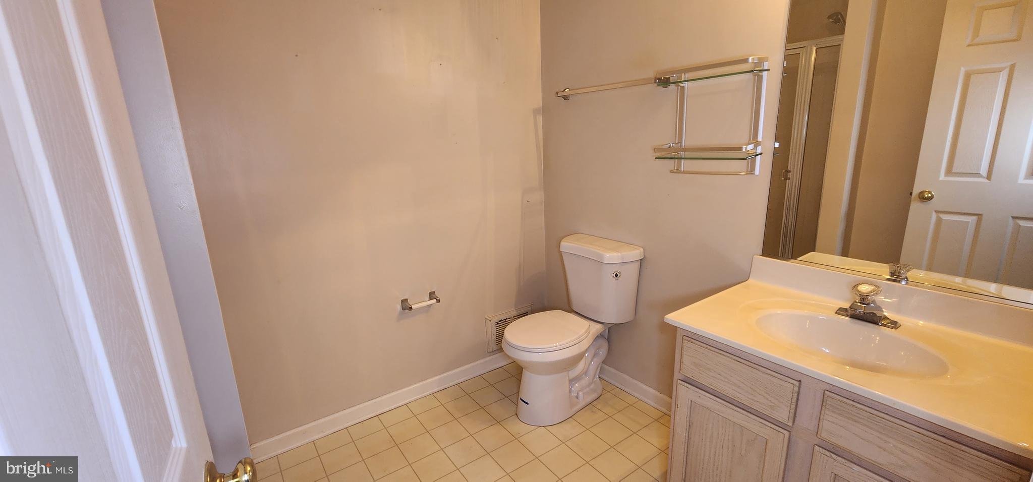 THE VILLAGES OF LYONSFIELD RUN - Residential Lease