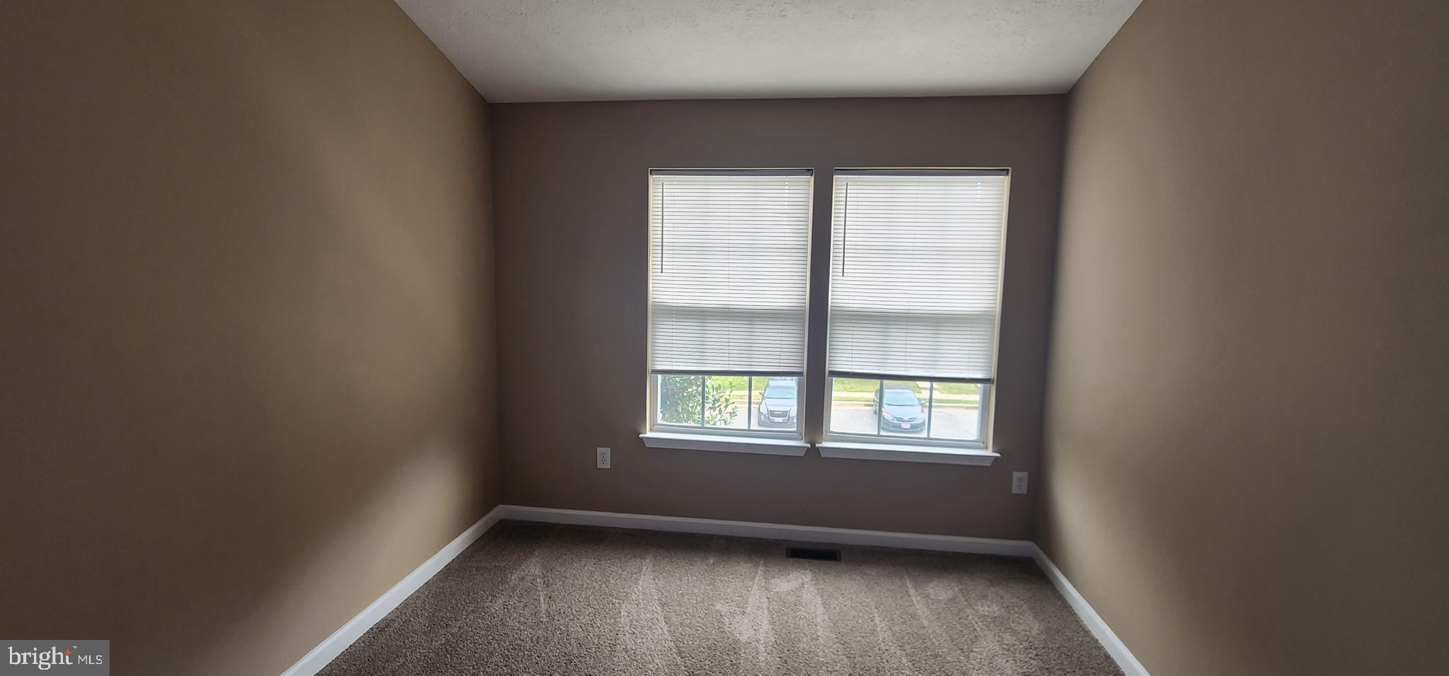 THE VILLAGES OF LYONSFIELD RUN - Residential Lease