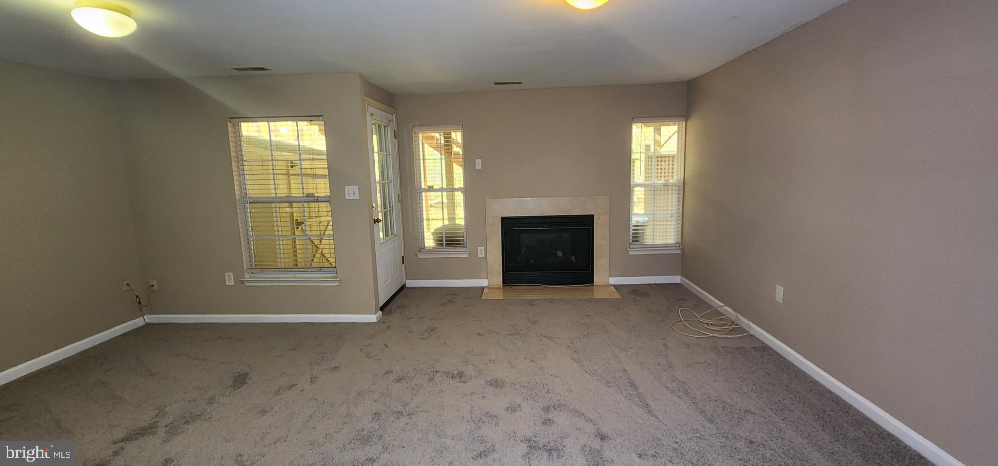 THE VILLAGES OF LYONSFIELD RUN - Residential Lease