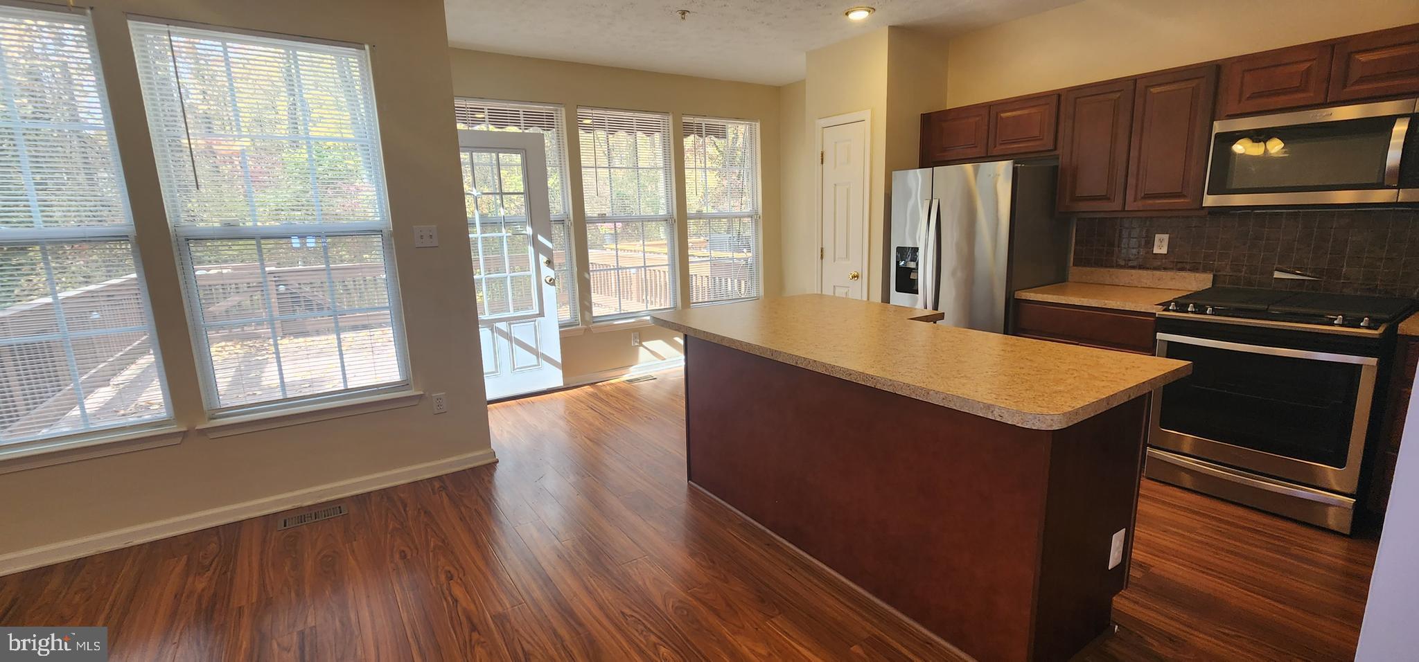 THE VILLAGES OF LYONSFIELD RUN - Residential Lease