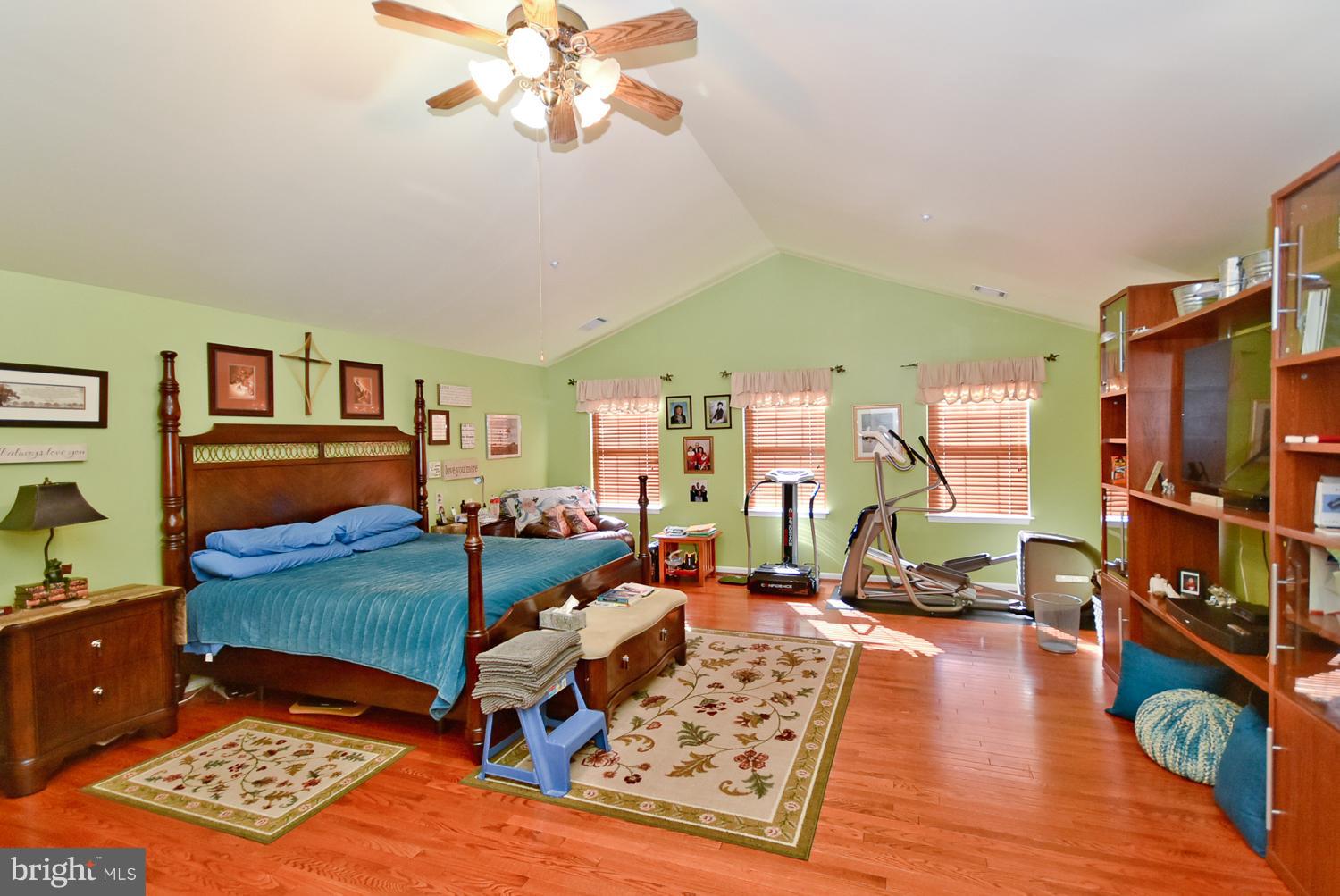 SUMMIT CREEK - Residential