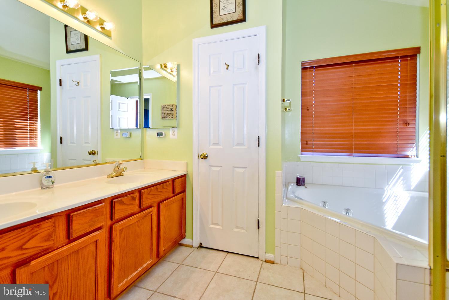 SUMMIT CREEK - Residential