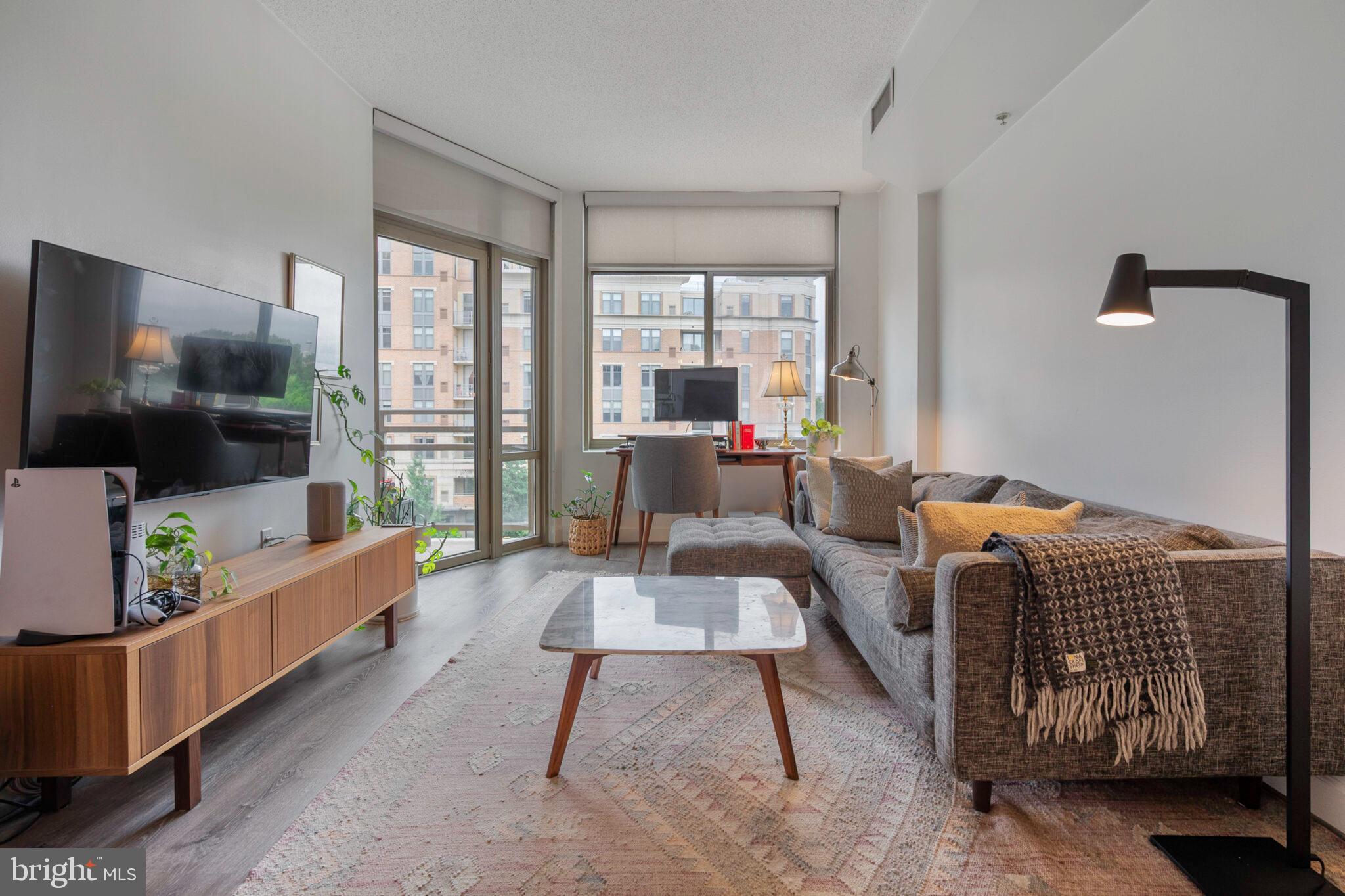 ECLIPSE ON CENTER PARK - Residential