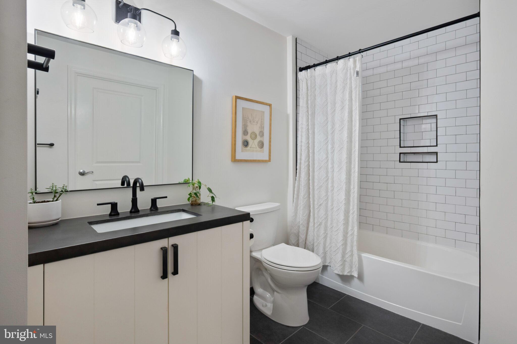 ECLIPSE ON CENTER PARK - Residential