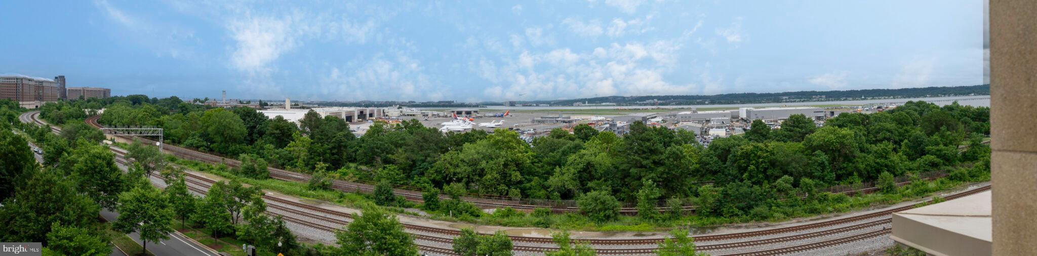 ECLIPSE ON CENTER PARK - Residential