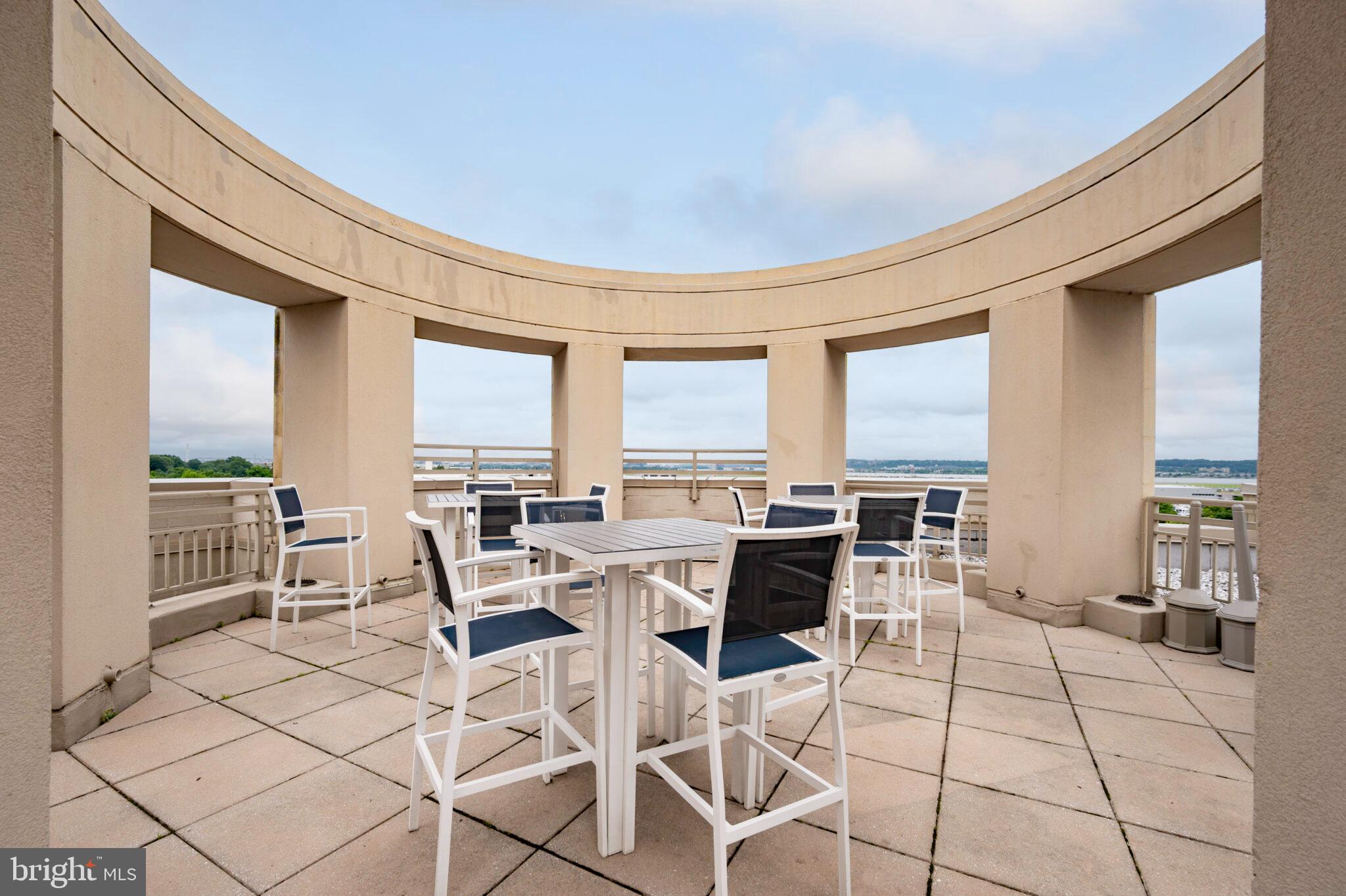 ECLIPSE ON CENTER PARK - Residential