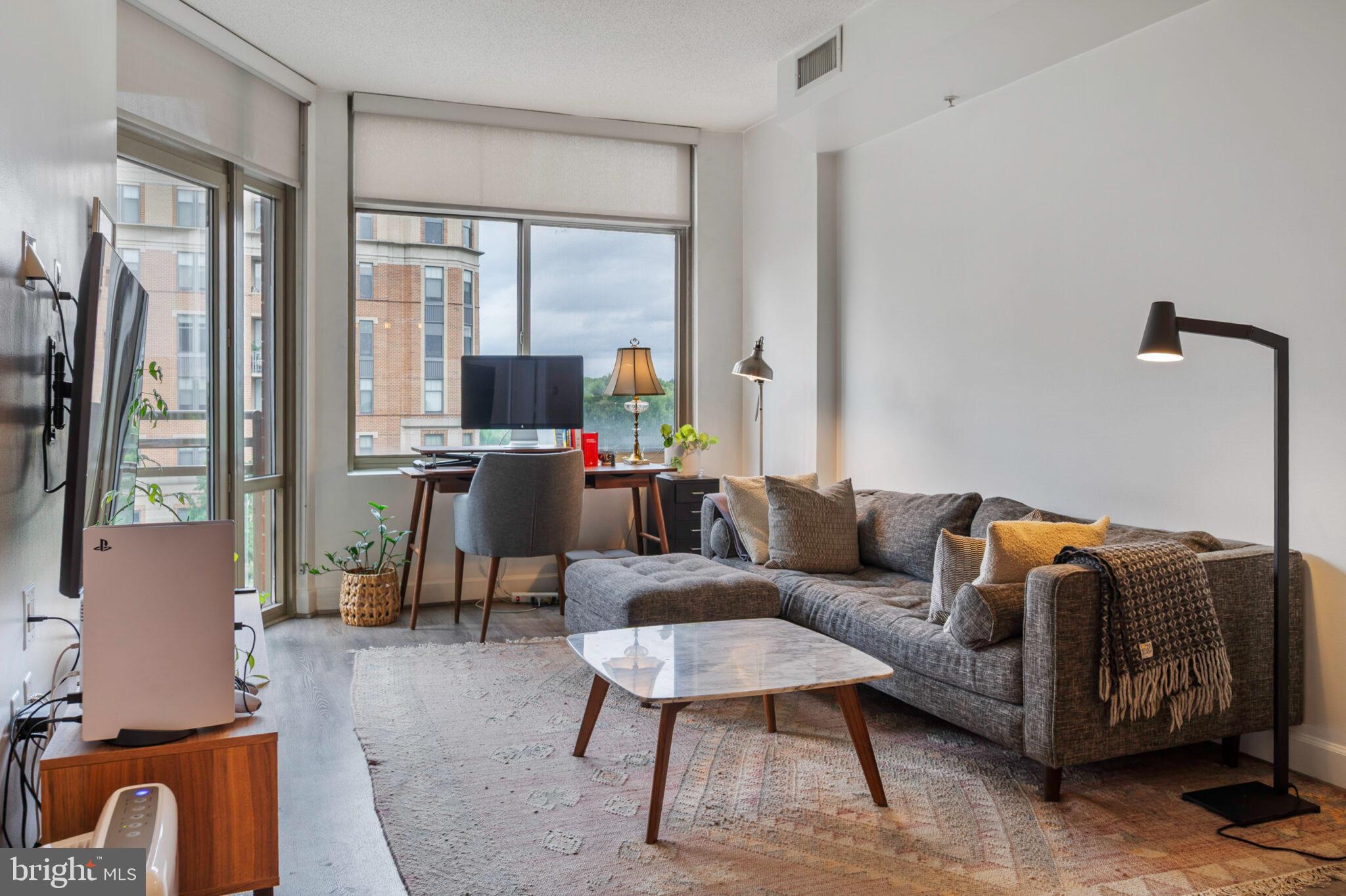 ECLIPSE ON CENTER PARK - Residential