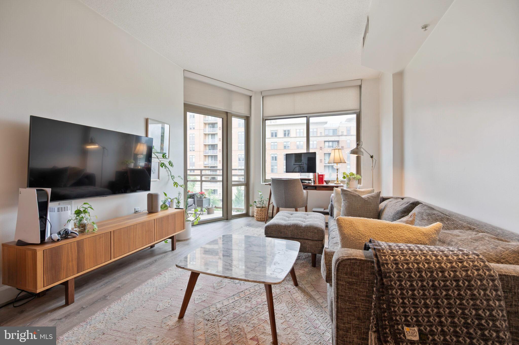 ECLIPSE ON CENTER PARK - Residential