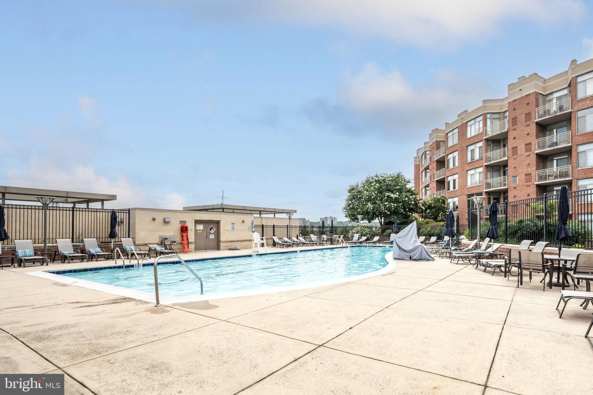 ECLIPSE ON CENTER PARK - Residential