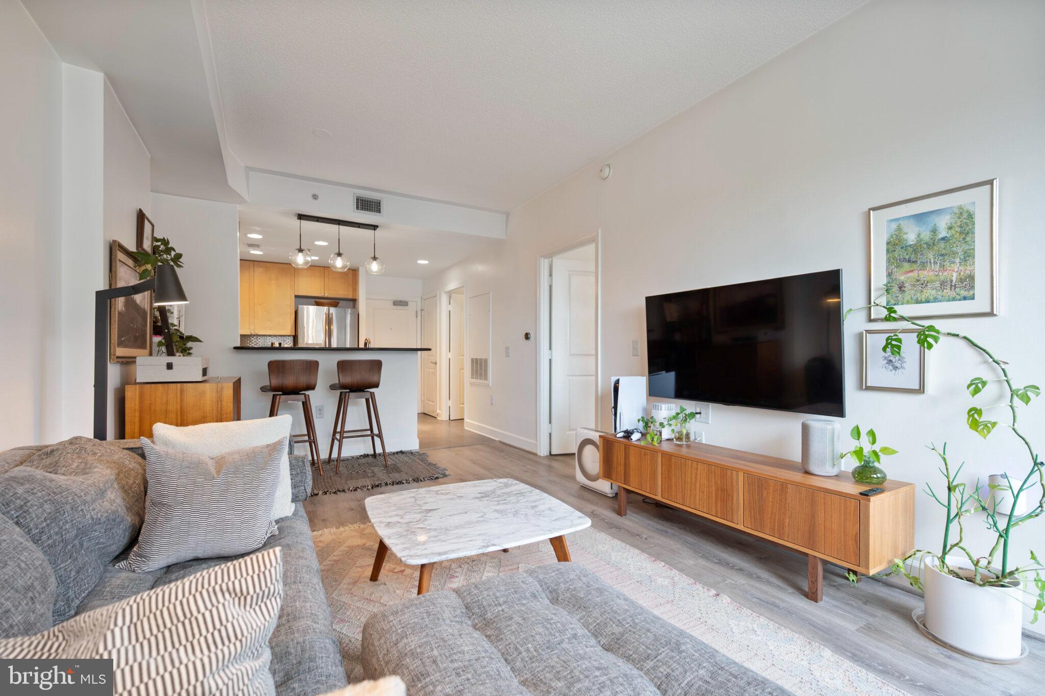 ECLIPSE ON CENTER PARK - Residential