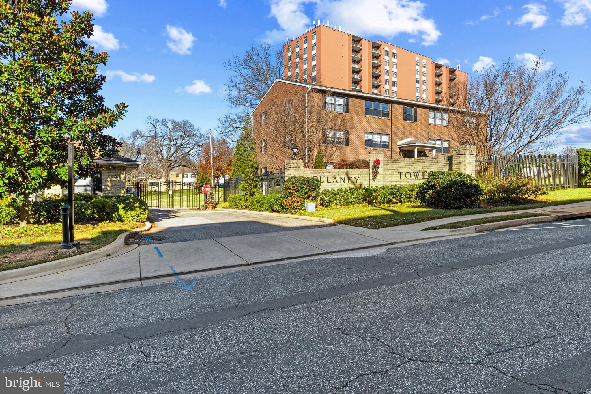 DULANEY TOWERS - Residential