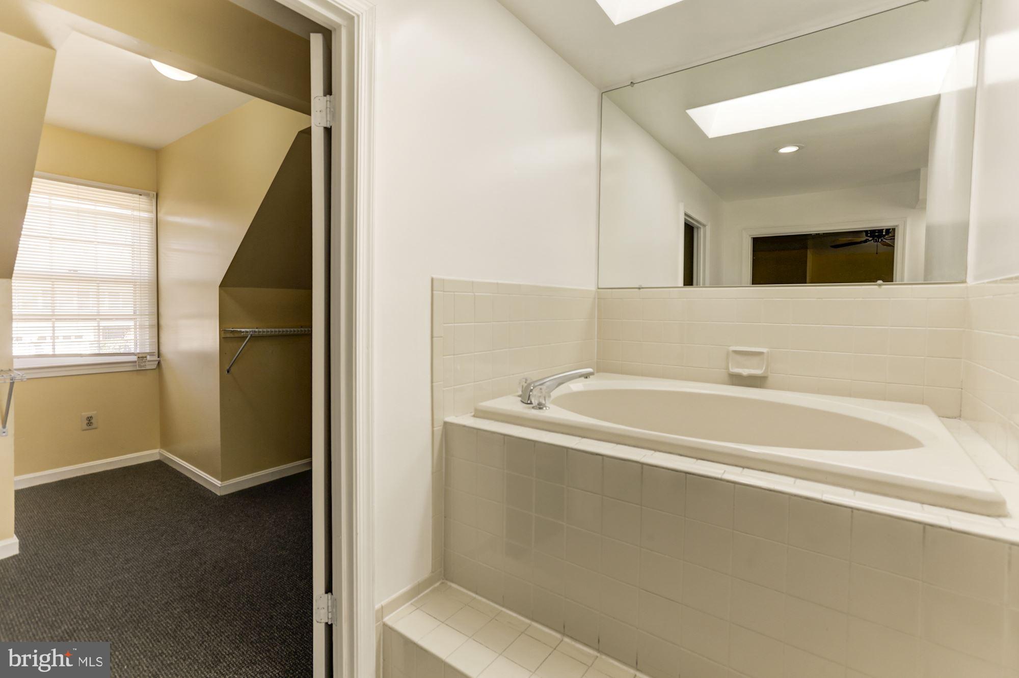 ROCKY RUN - Residential Lease