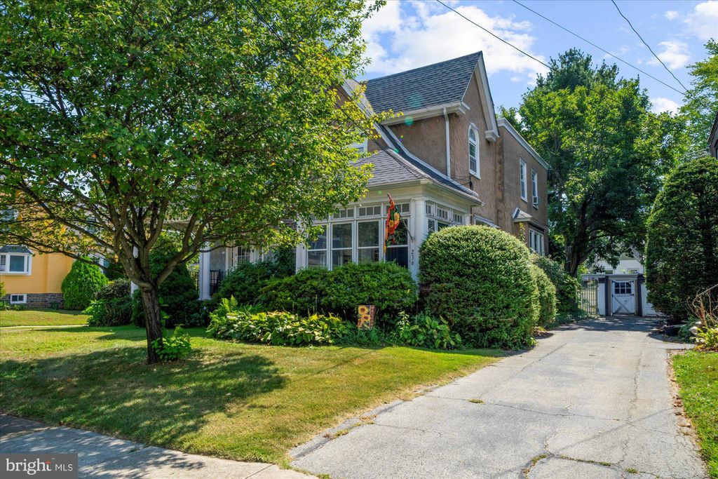 Photo of 236 W Plumstead Avenue, LANSDOWNE, PA 19050 (MLS # PADE2100080)